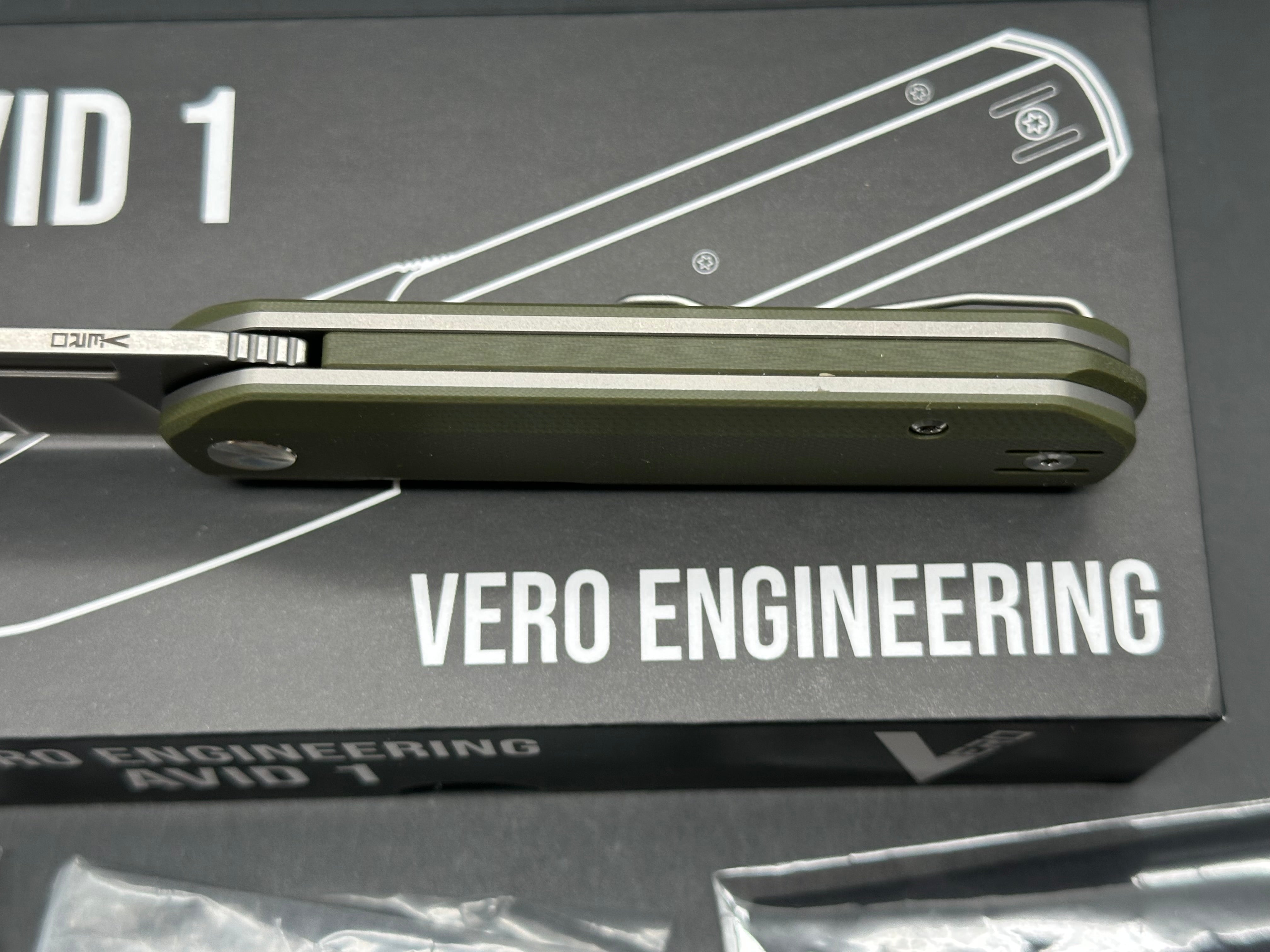 Vero Engineering Avid 1 DLT Exclusive #530 3.25" CPM S45VN Stonewash Blade with OD Green G10 Scales