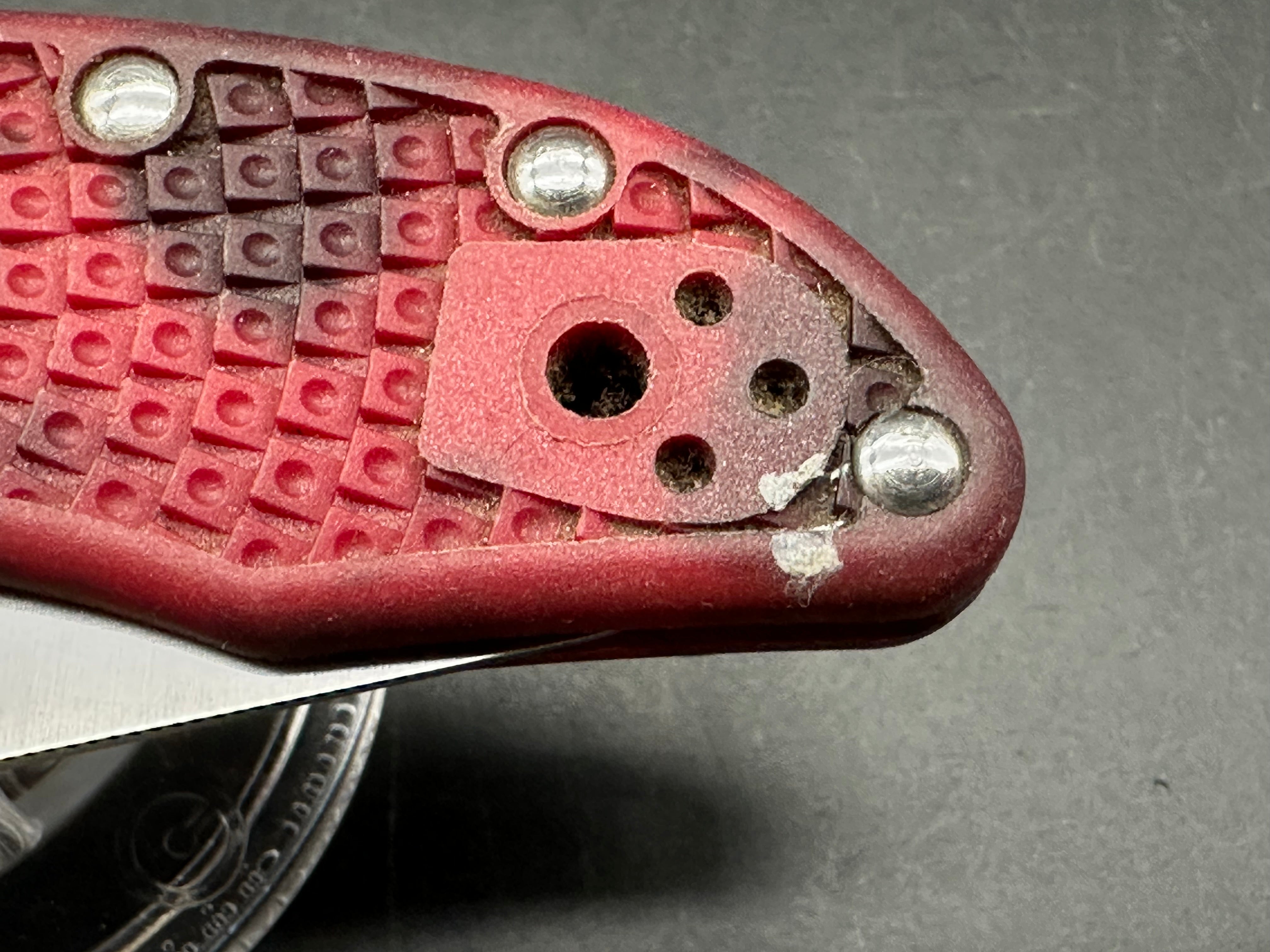 Spyderco Delica 4 - Red & Black Zome - 20CV Blade
