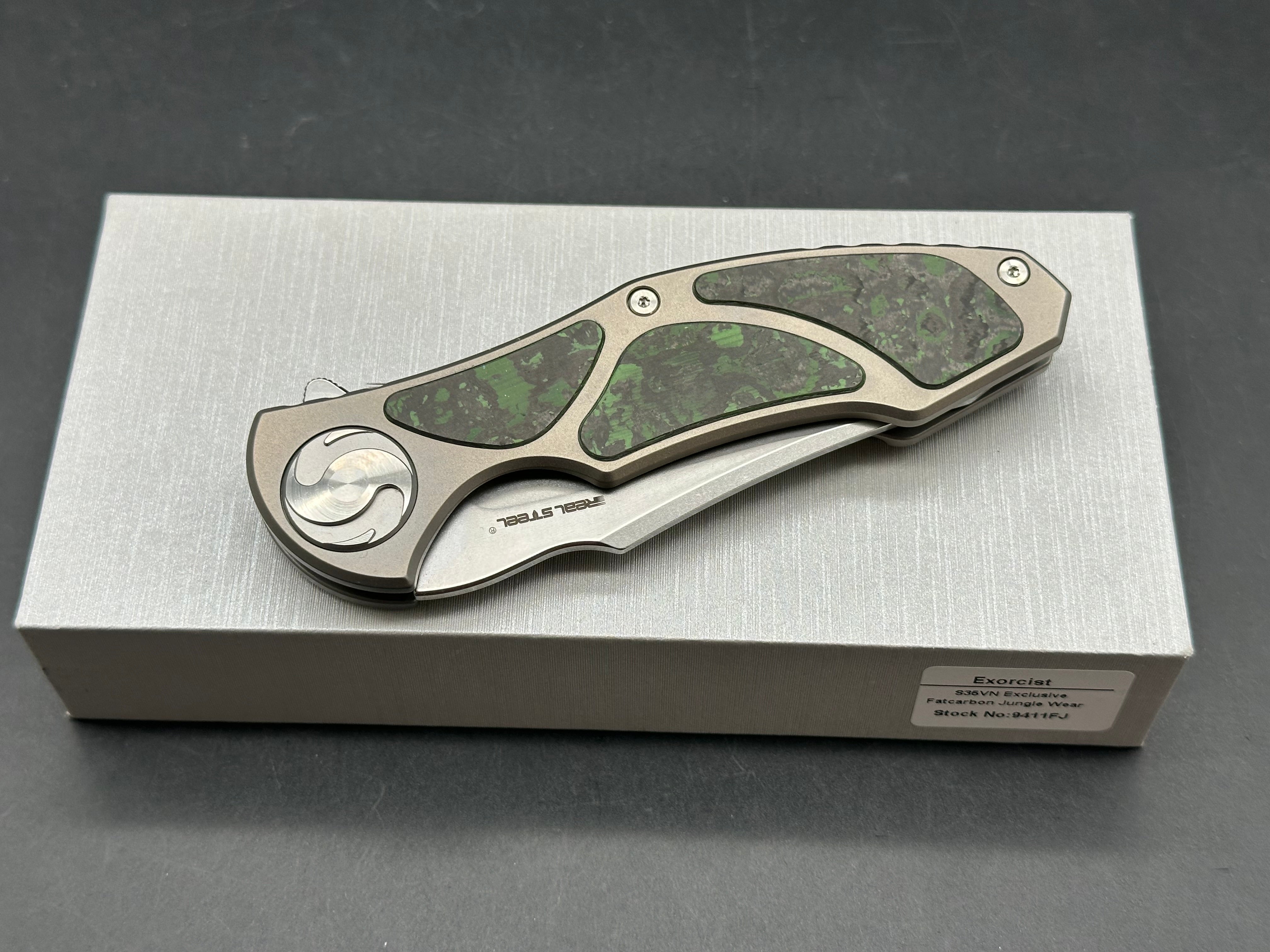 Real Steel Exorcist Fat Carbon Jungle Wear inlays S35VN