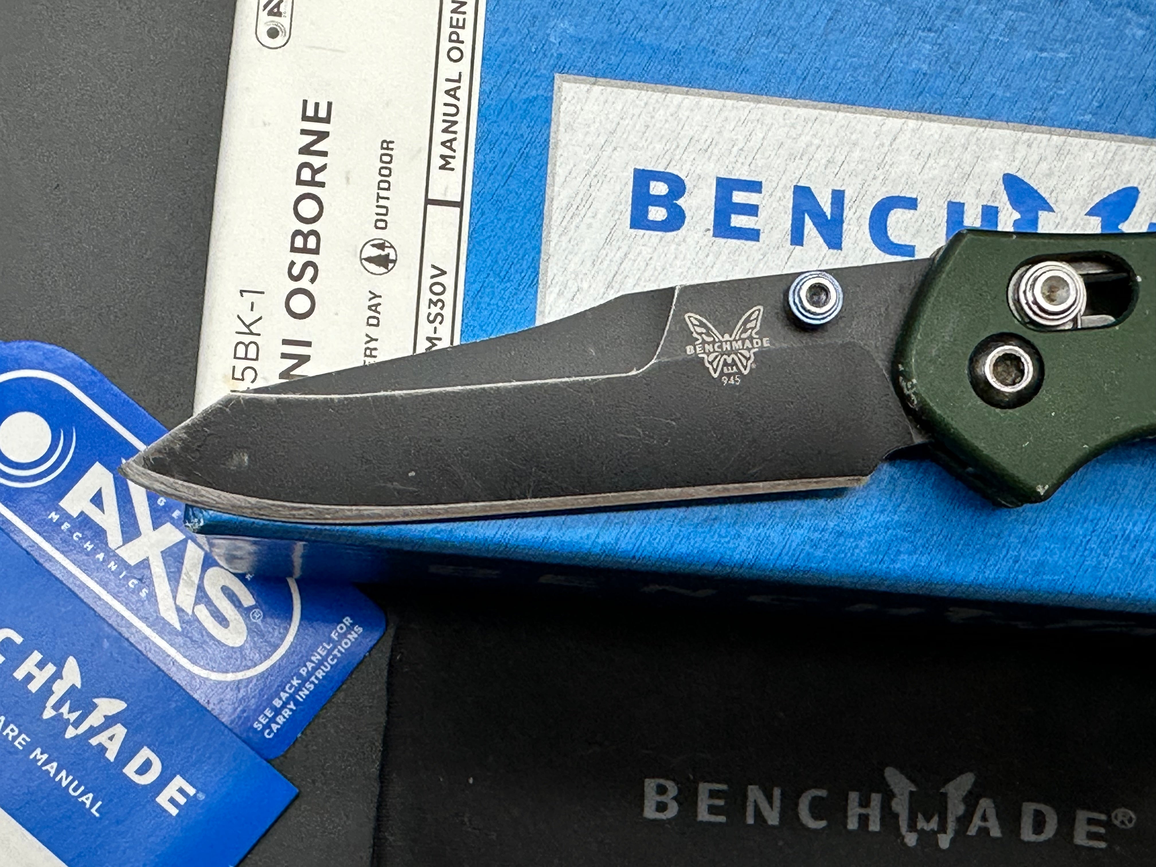 Benchmade 945 green aluminum