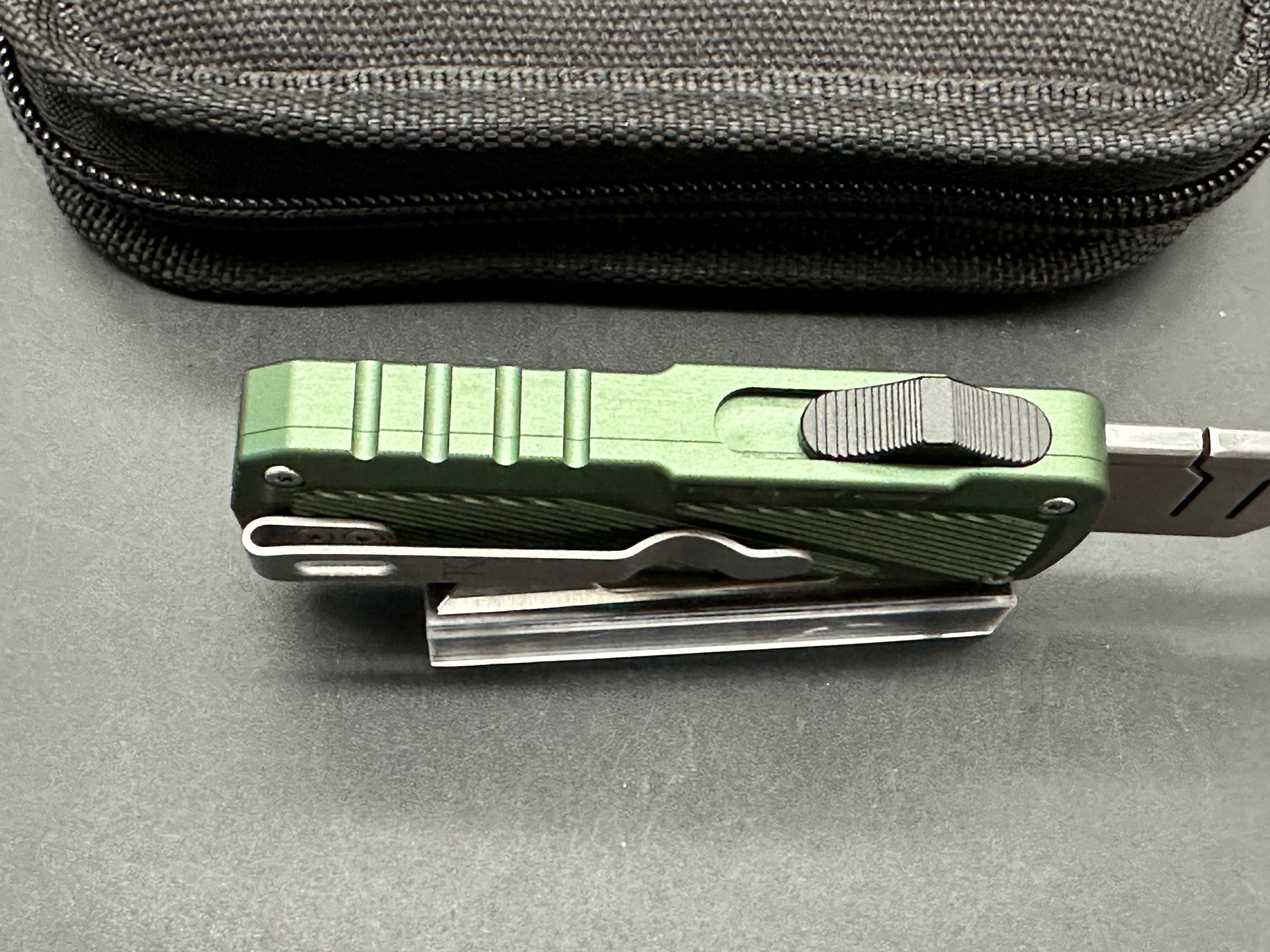 TacKnives – Zipper Green aluminum OTF utility knife
