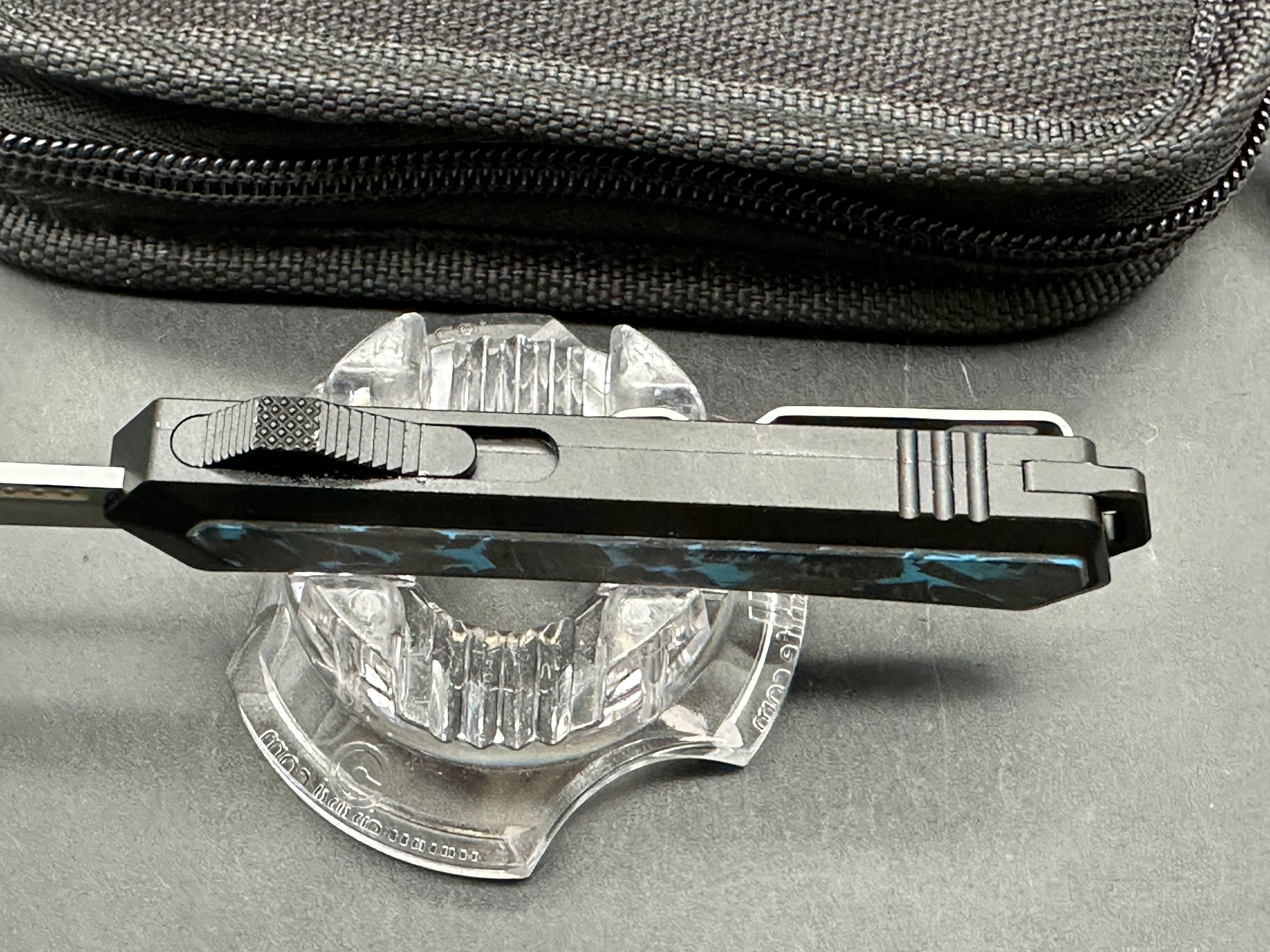 TacKnives Benji OTF w/ 2.13 inch D2 steel blade and Carbon Fiber handle