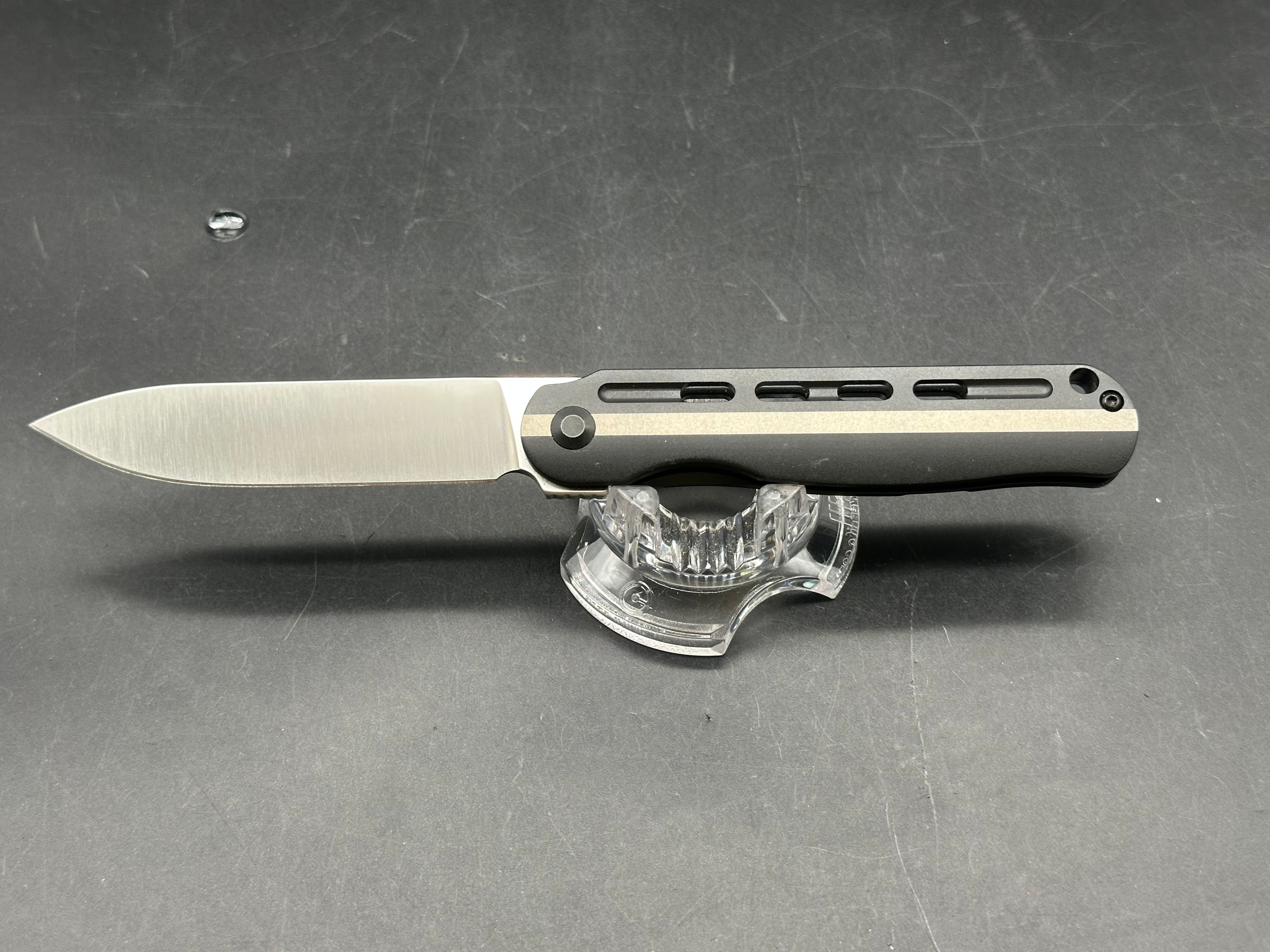 Kizer Latt Vind frame lock, Titanium w/ S35VN