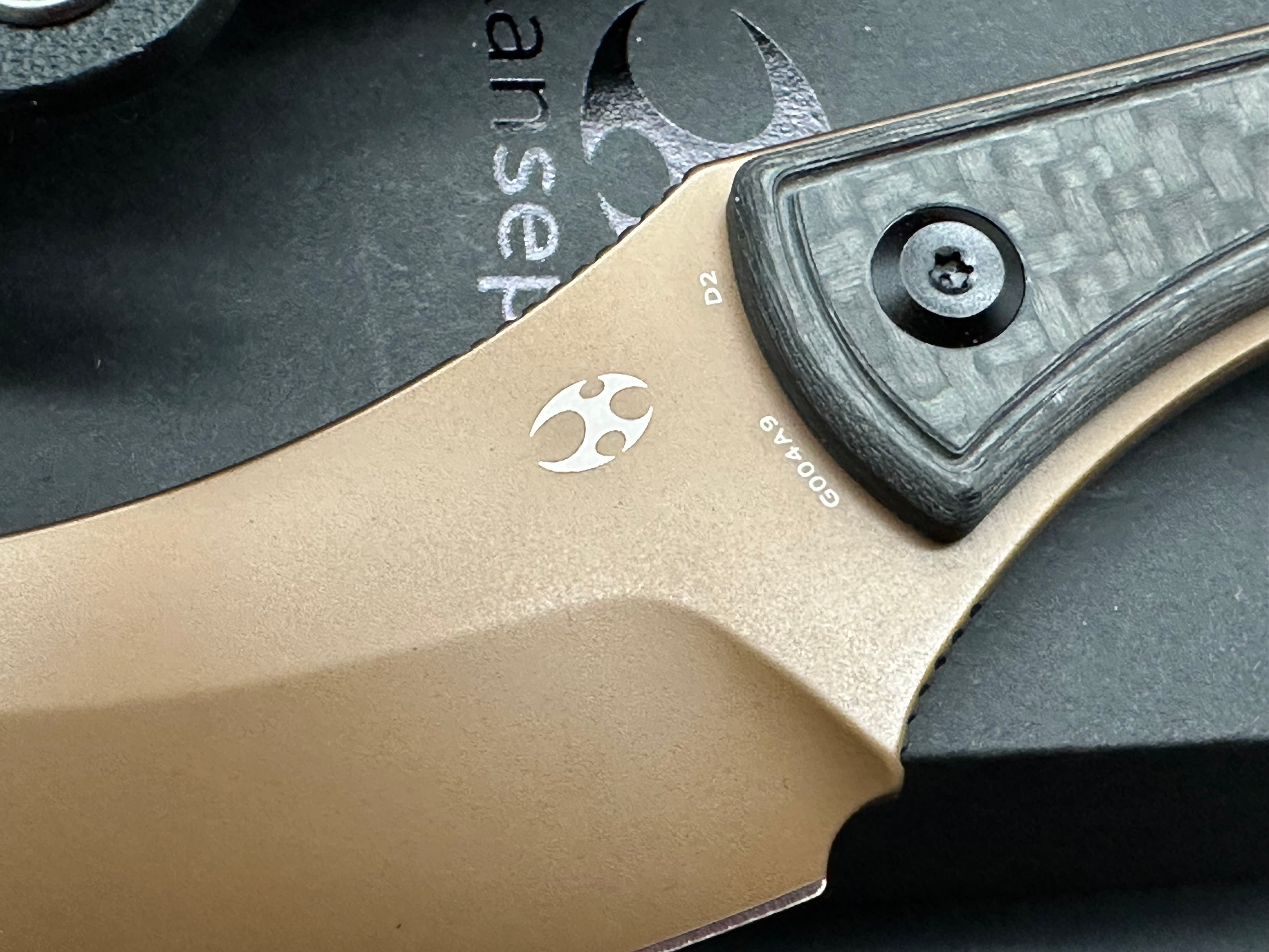 KANSEPT NIKO TWILL CARBON FIBER HANDLE (3.54''ROSE GOLD COATED D2 BLADE )