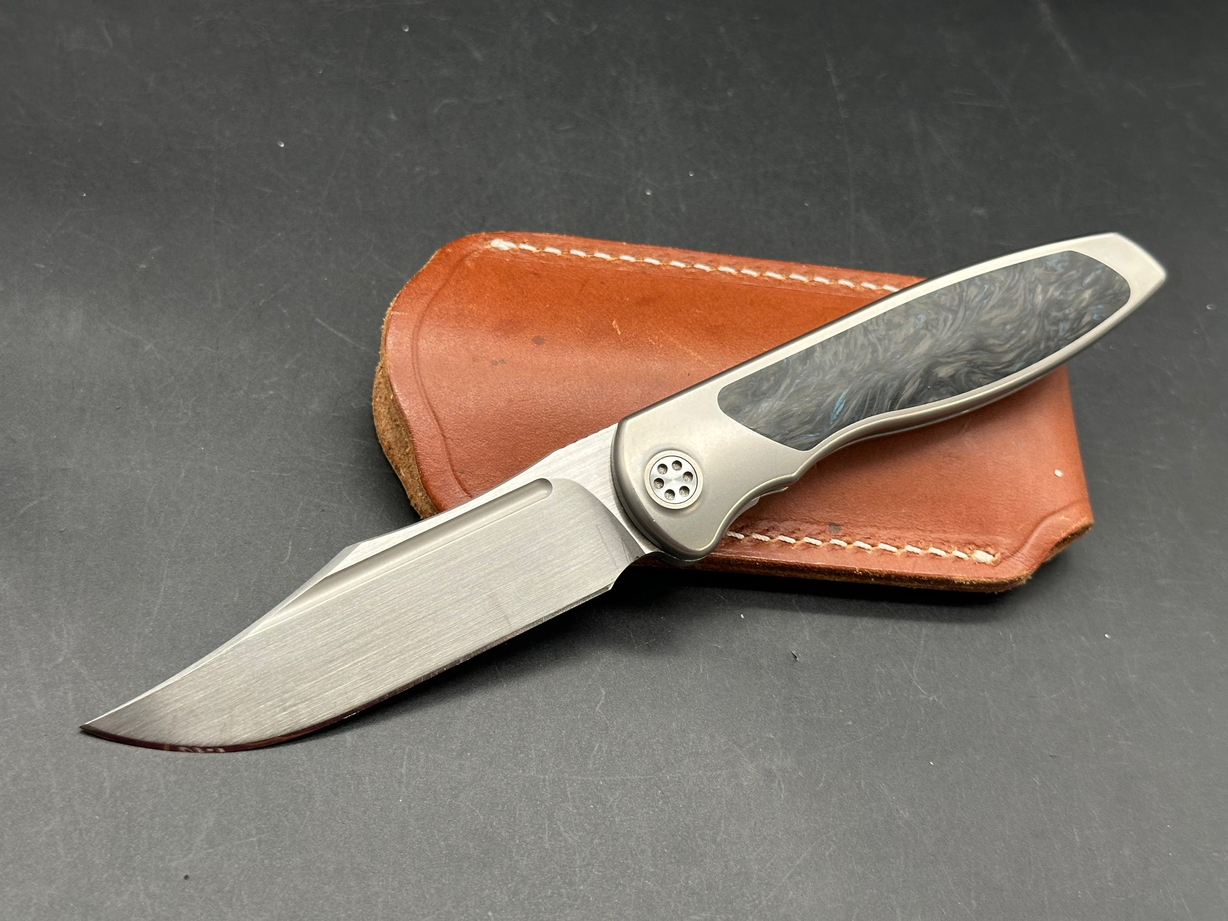 Sharp by Design Mini Tempest drop point, blue fat carbon Bowie blade M390