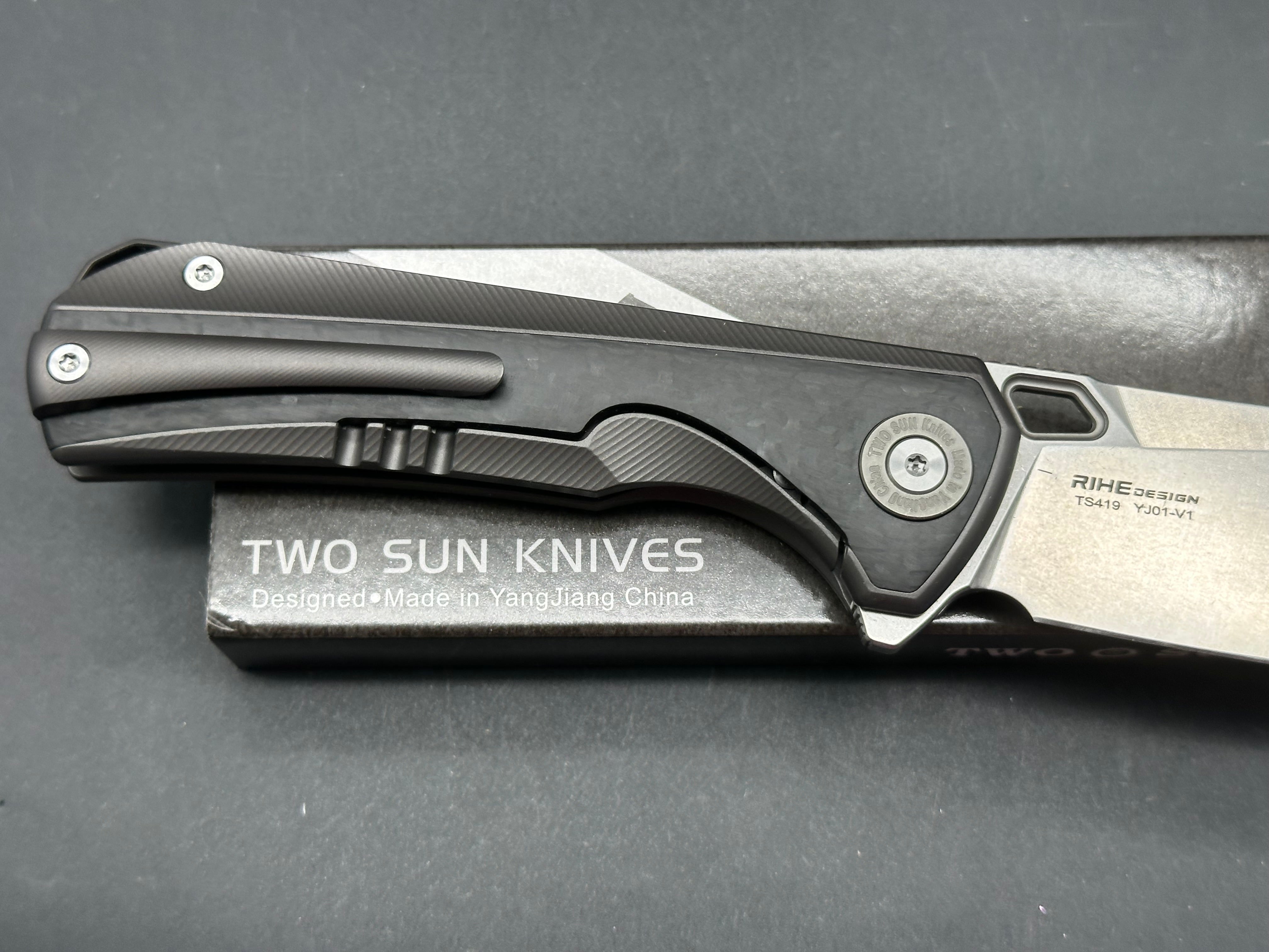 TWOSUN TS419 BLACK TITANIUM/CARBON FIBER HANDLE YJ01-V1 PLAIN EDGE SATIN FINISH