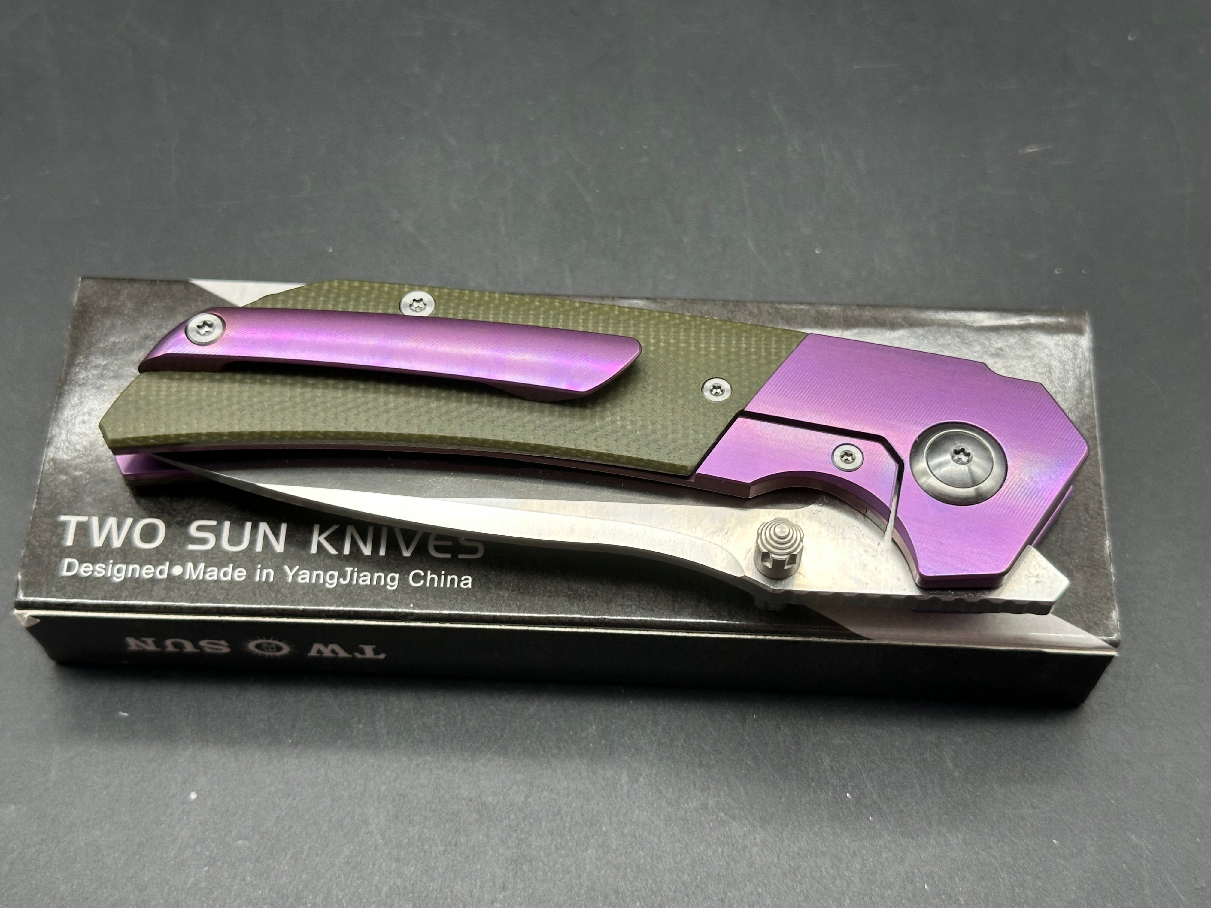 TWOSUN TS369-PUR GREEN MICARTA/PURPLE TITANIUM HANDLE D2 PLAIN EDGE