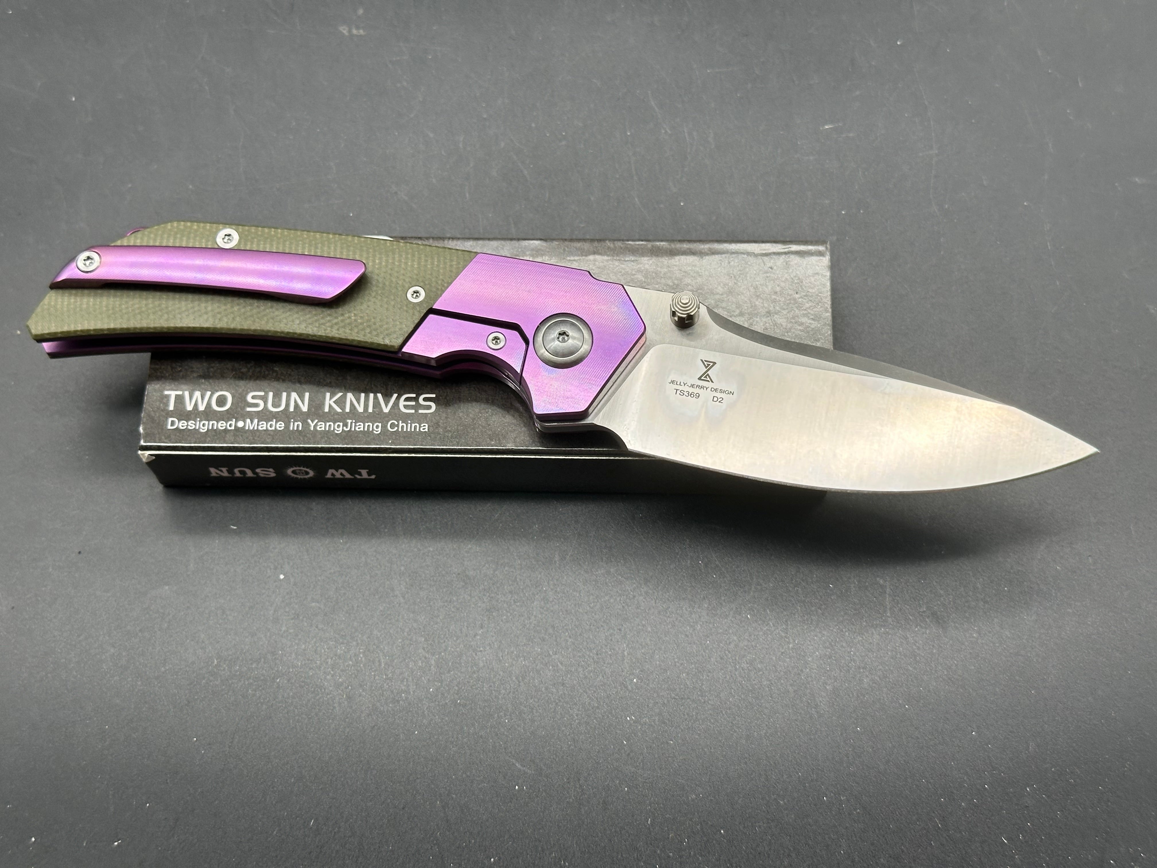 TWOSUN TS369-PUR GREEN MICARTA/PURPLE TITANIUM HANDLE D2 PLAIN EDGE