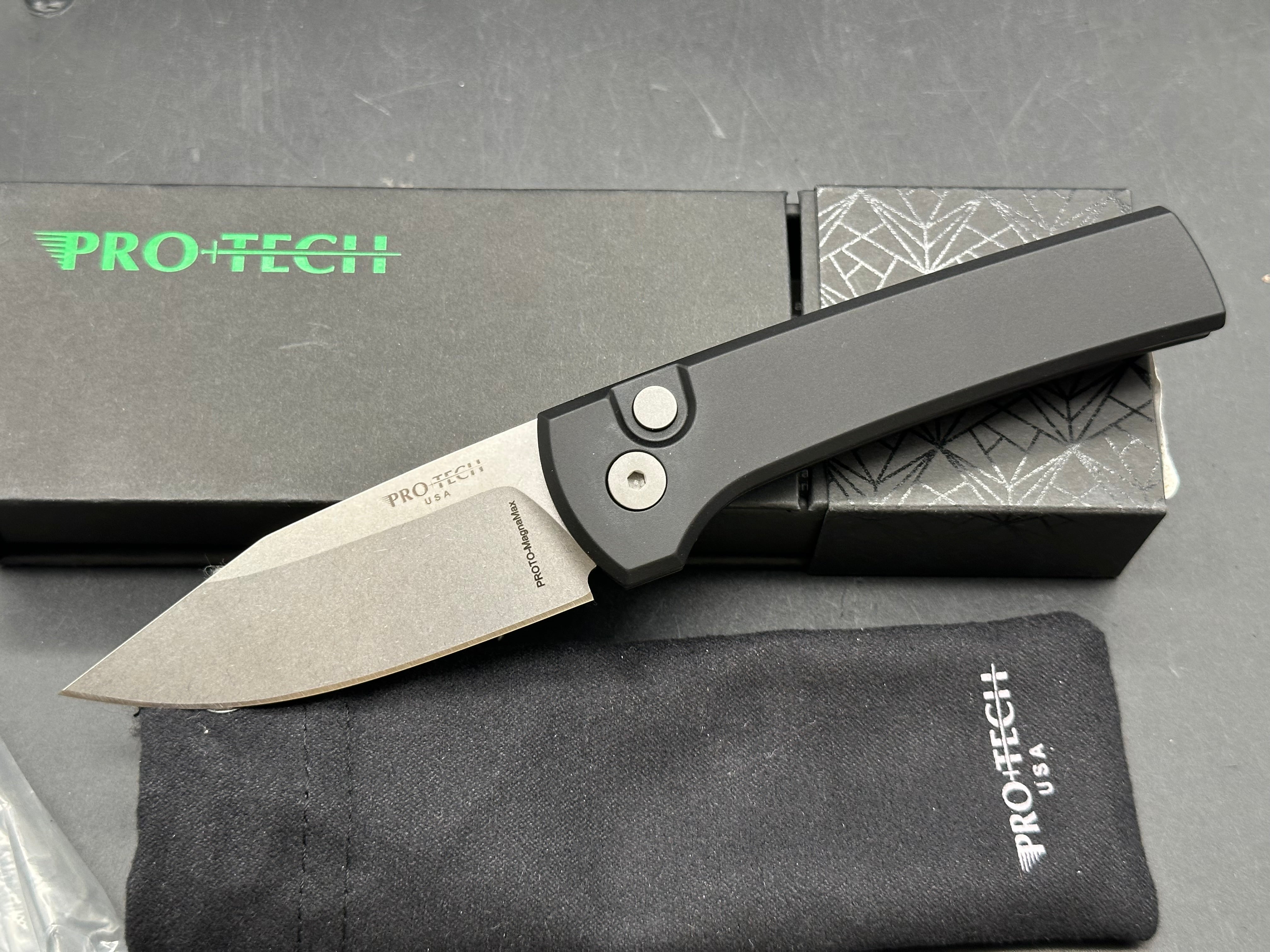 ProTech / Chavez Scapegoat AUTO, 3" PROTO-MagnaMax Stonewash Blade with Black Aluminum Scales