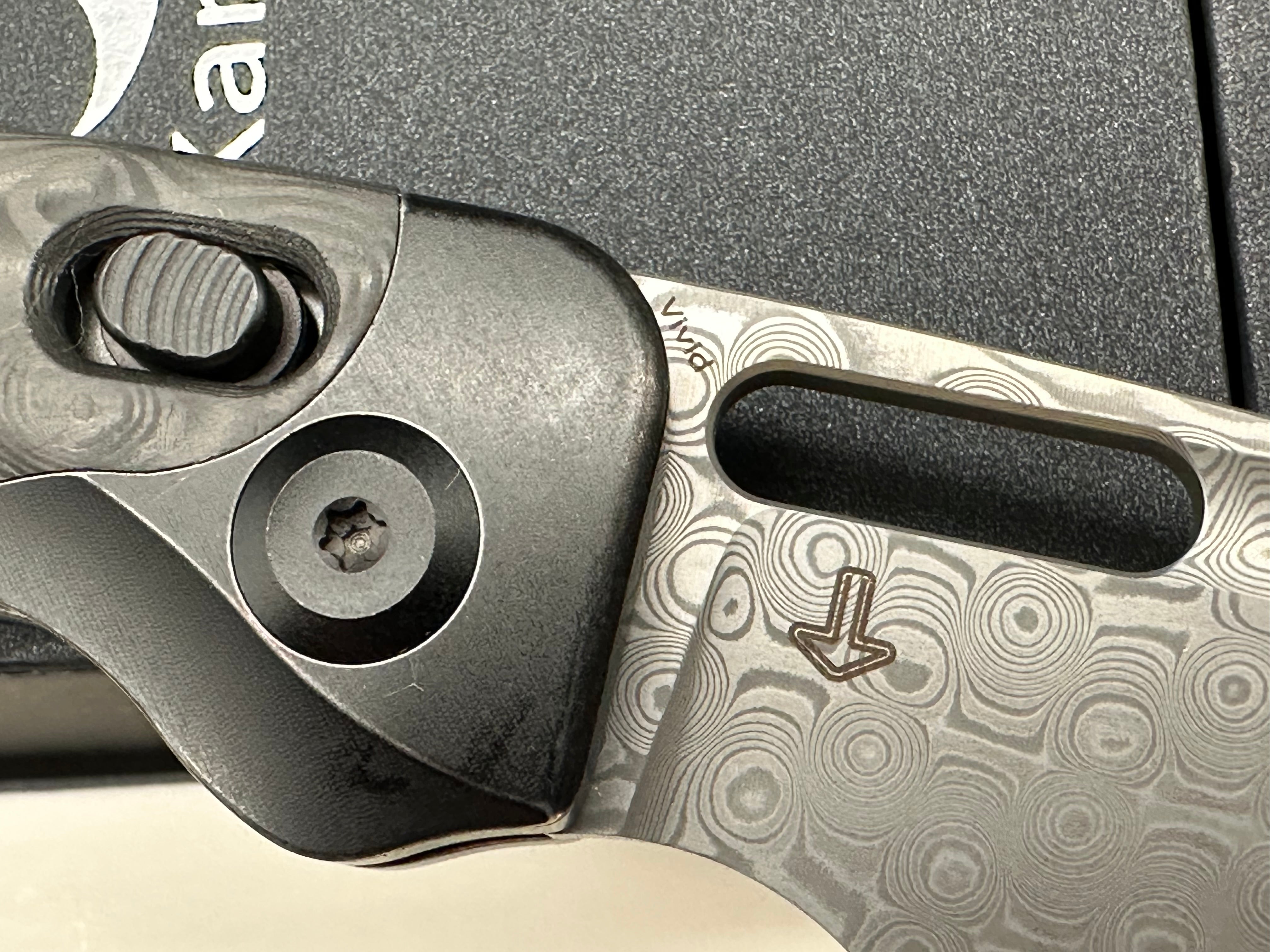 Kansept Vivid - Rose Carbon Fiber, Damascus Blade