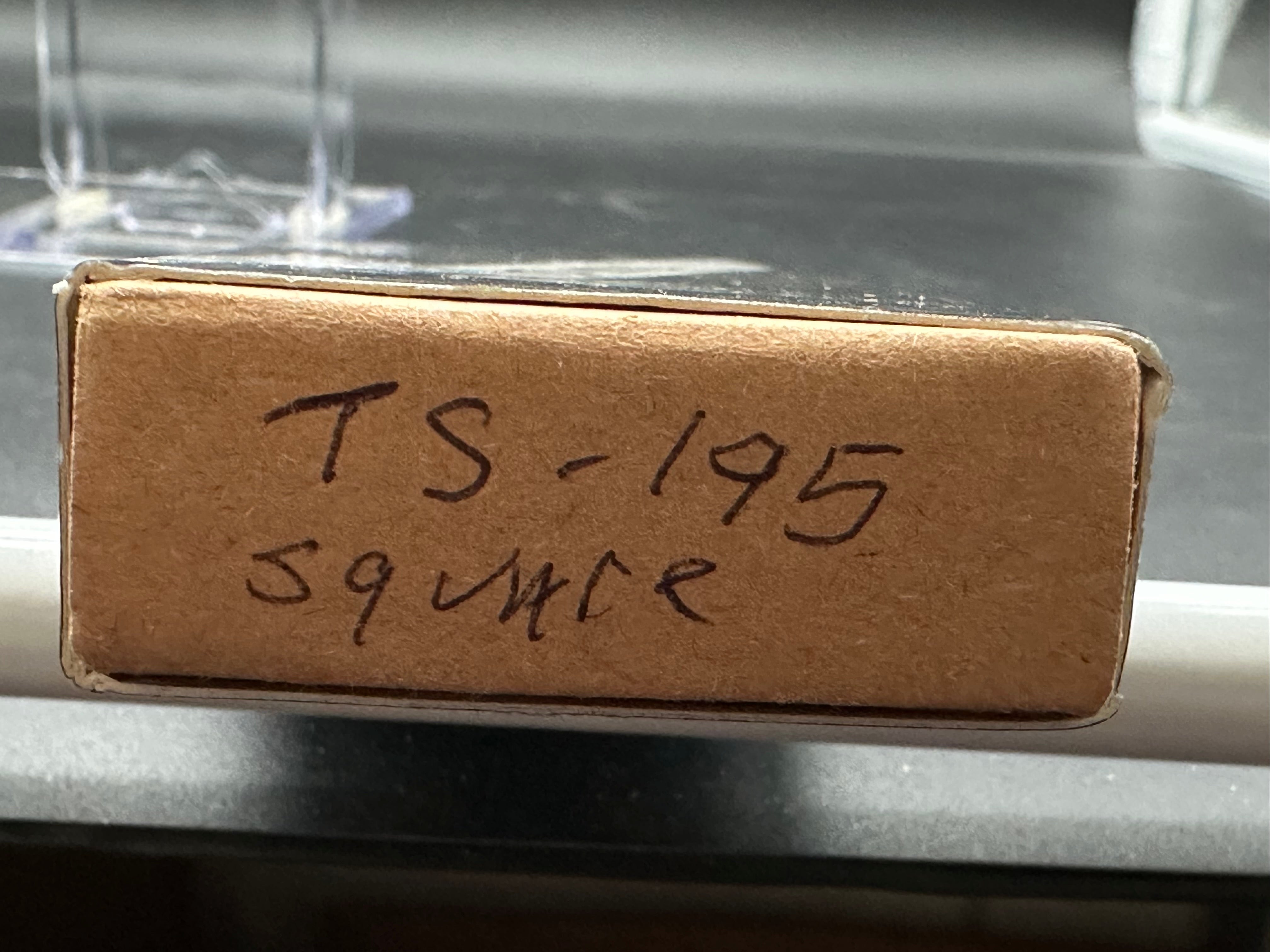 TWOSUN TS195-SQUARE TITANIUM HANDLE M390 PLAIN EDGE SATIN FINISH