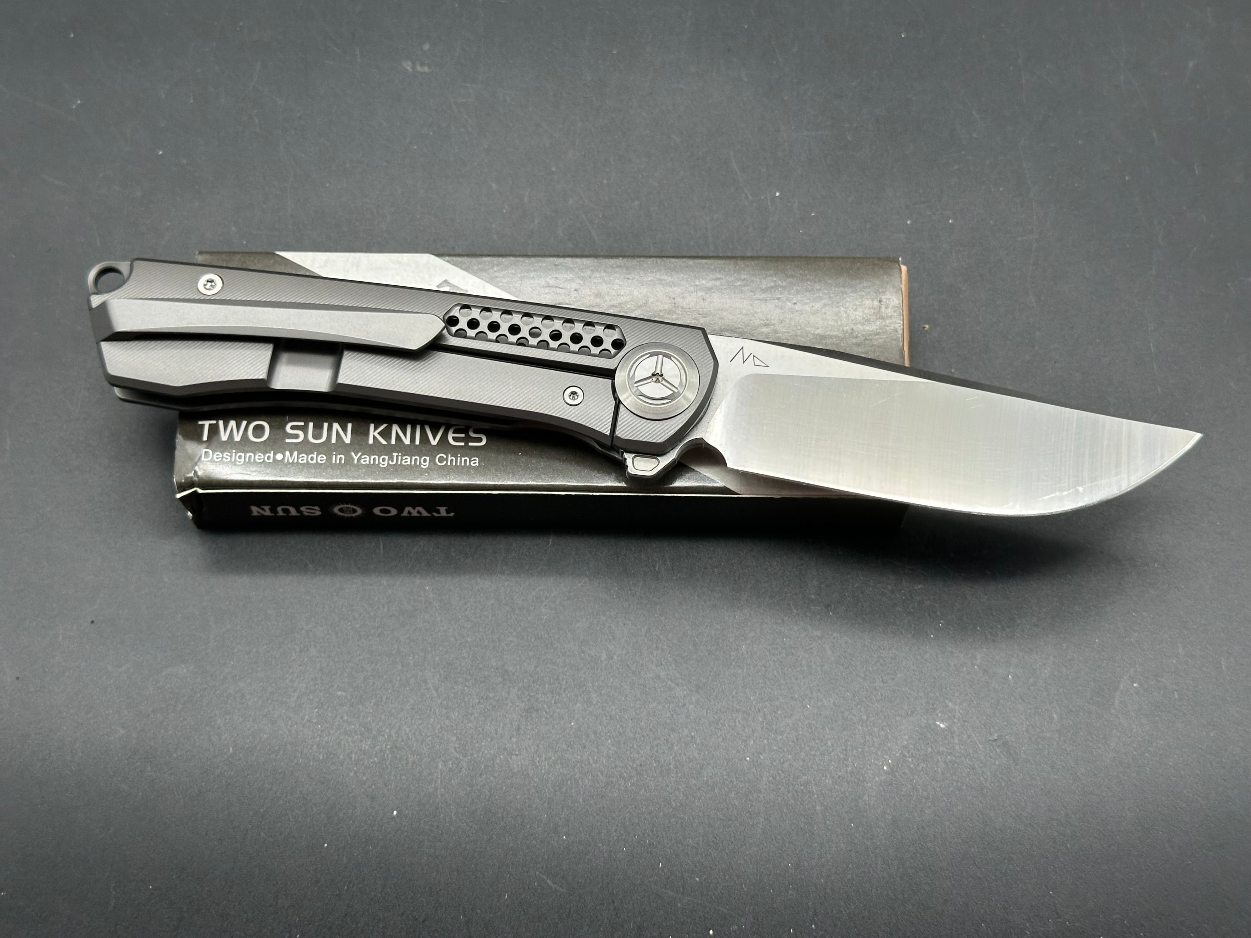 TWOSUN TS383 GRAY TITANIUM HANDLE 14C28N PLAIN EDGE