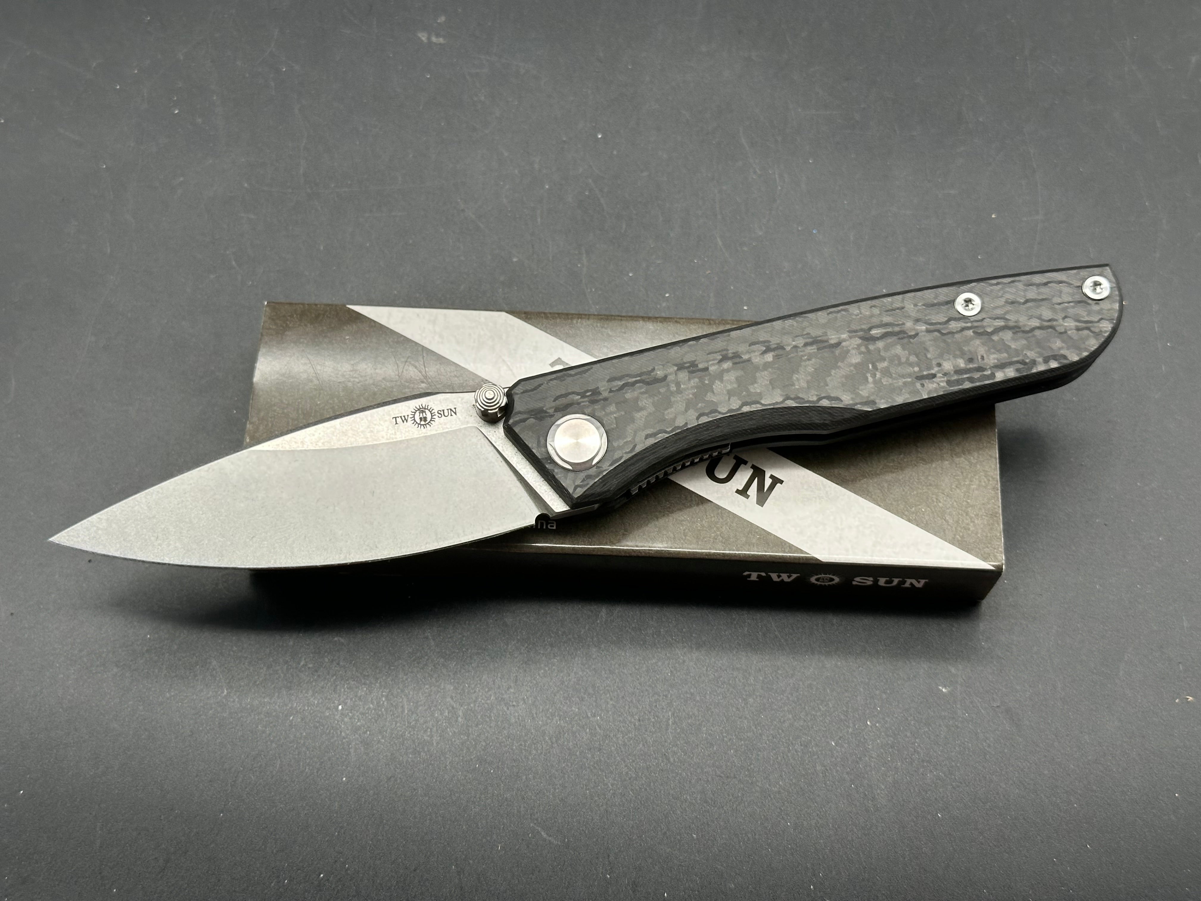 TWOSUN  TS304 BLACK CARBON FIBER HANDLE 14C28N PLAIN EDGE