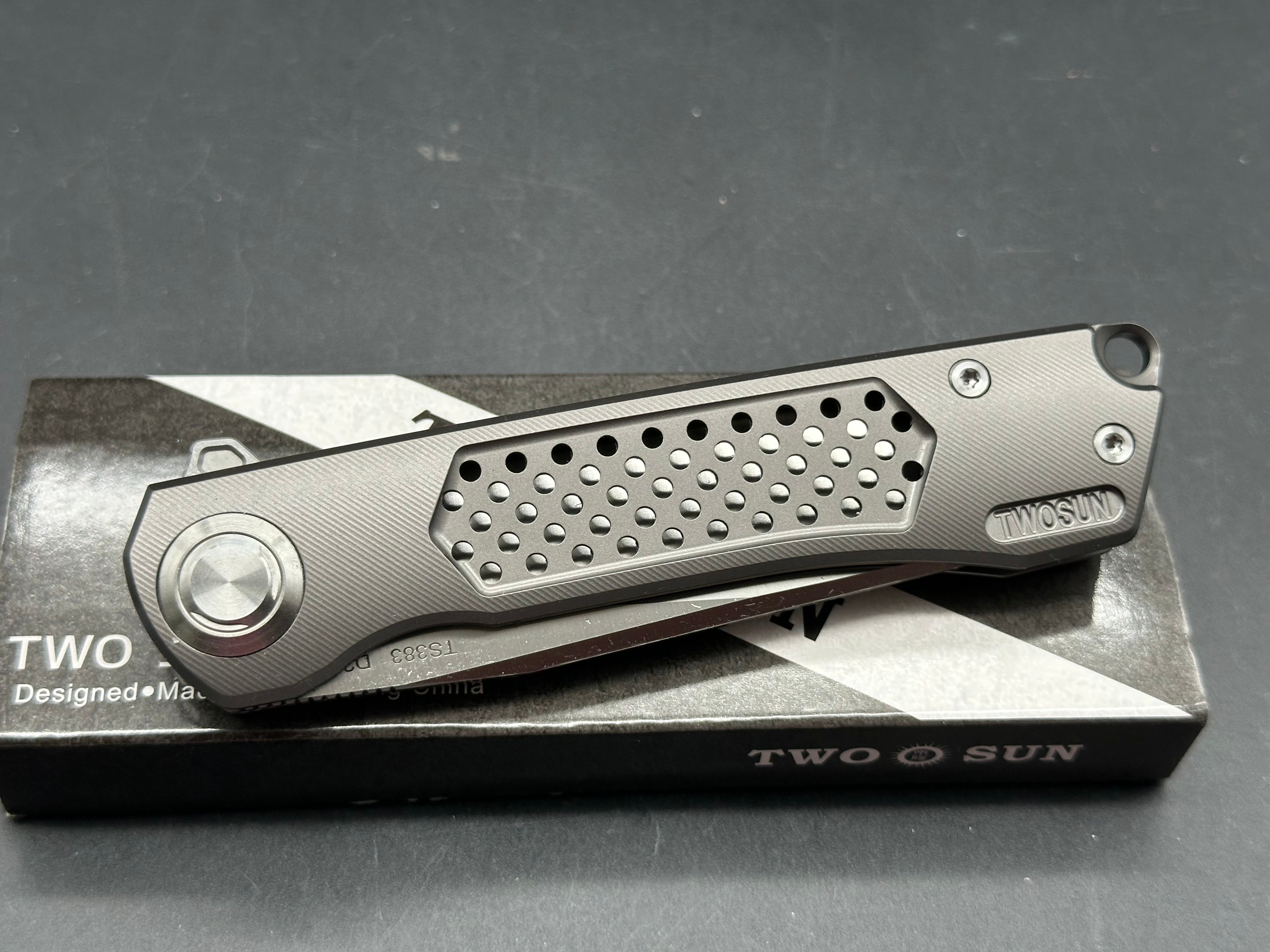 TWOSUN TS383 GRAY TITANIUM HANDLE D2 PLAIN EDGE
