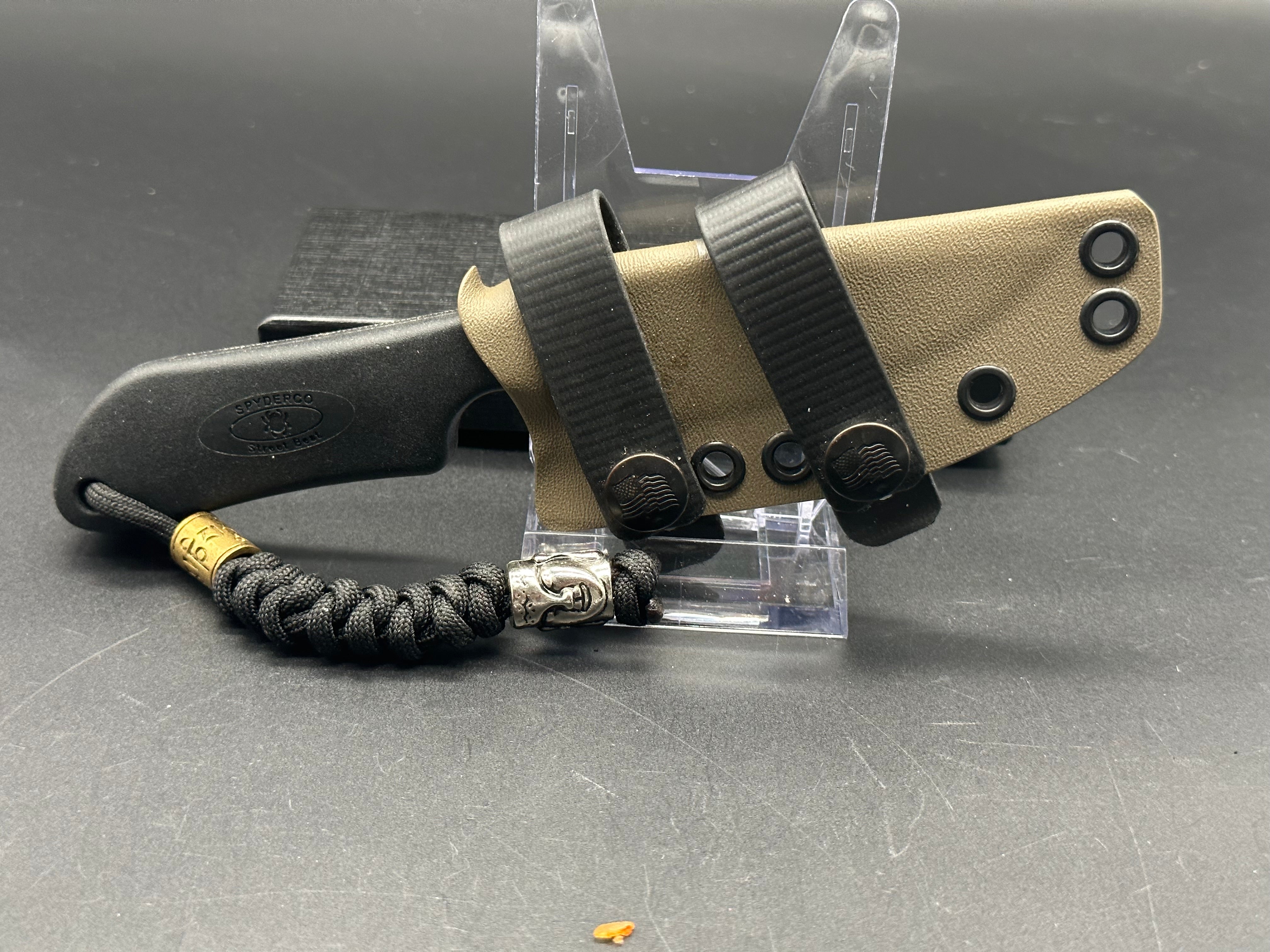 Spyderco Street Beat w/extra sheath (no box)