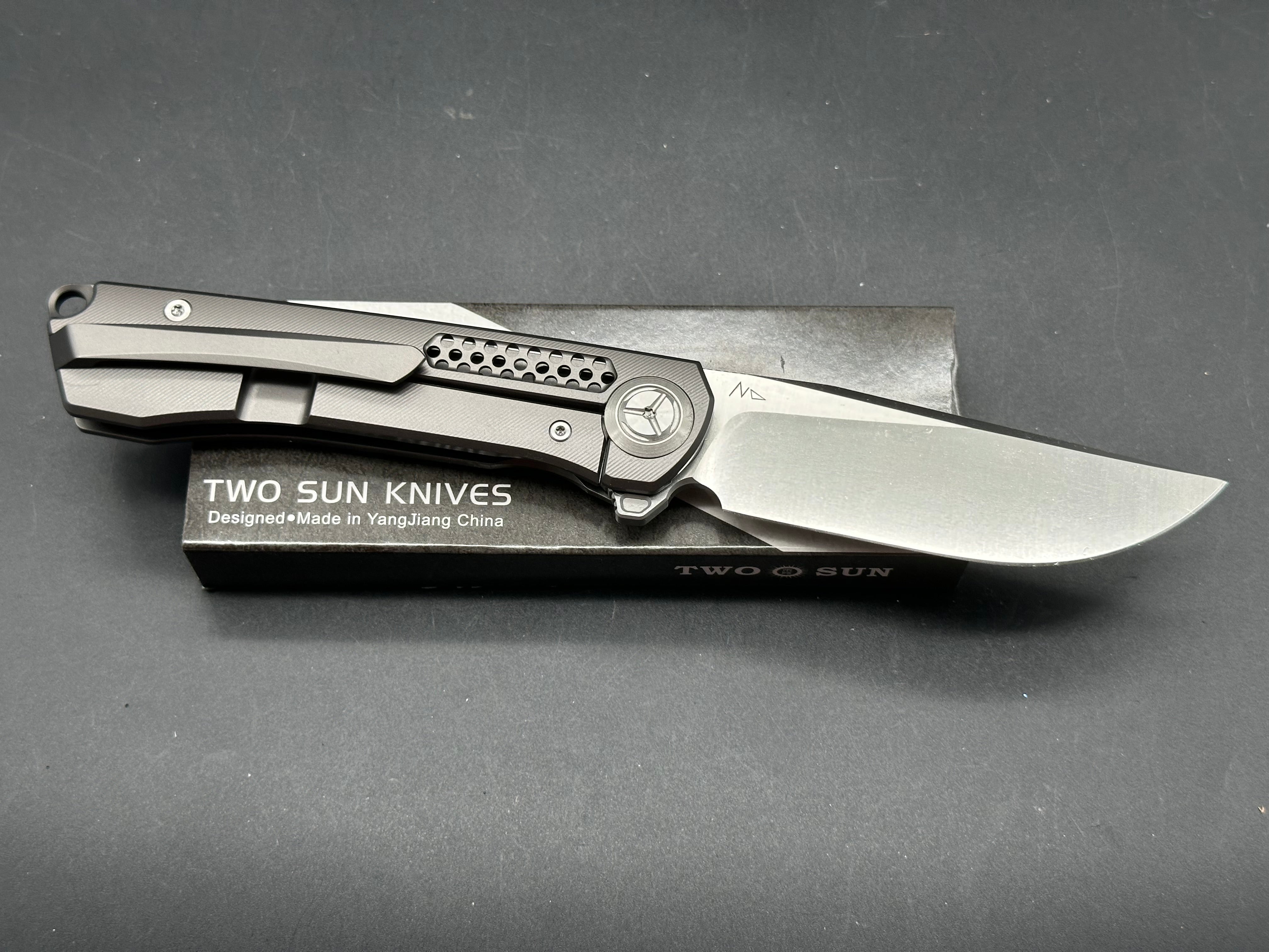TWOSUN TS383 GRAY TITANIUM HANDLE D2 PLAIN EDGE