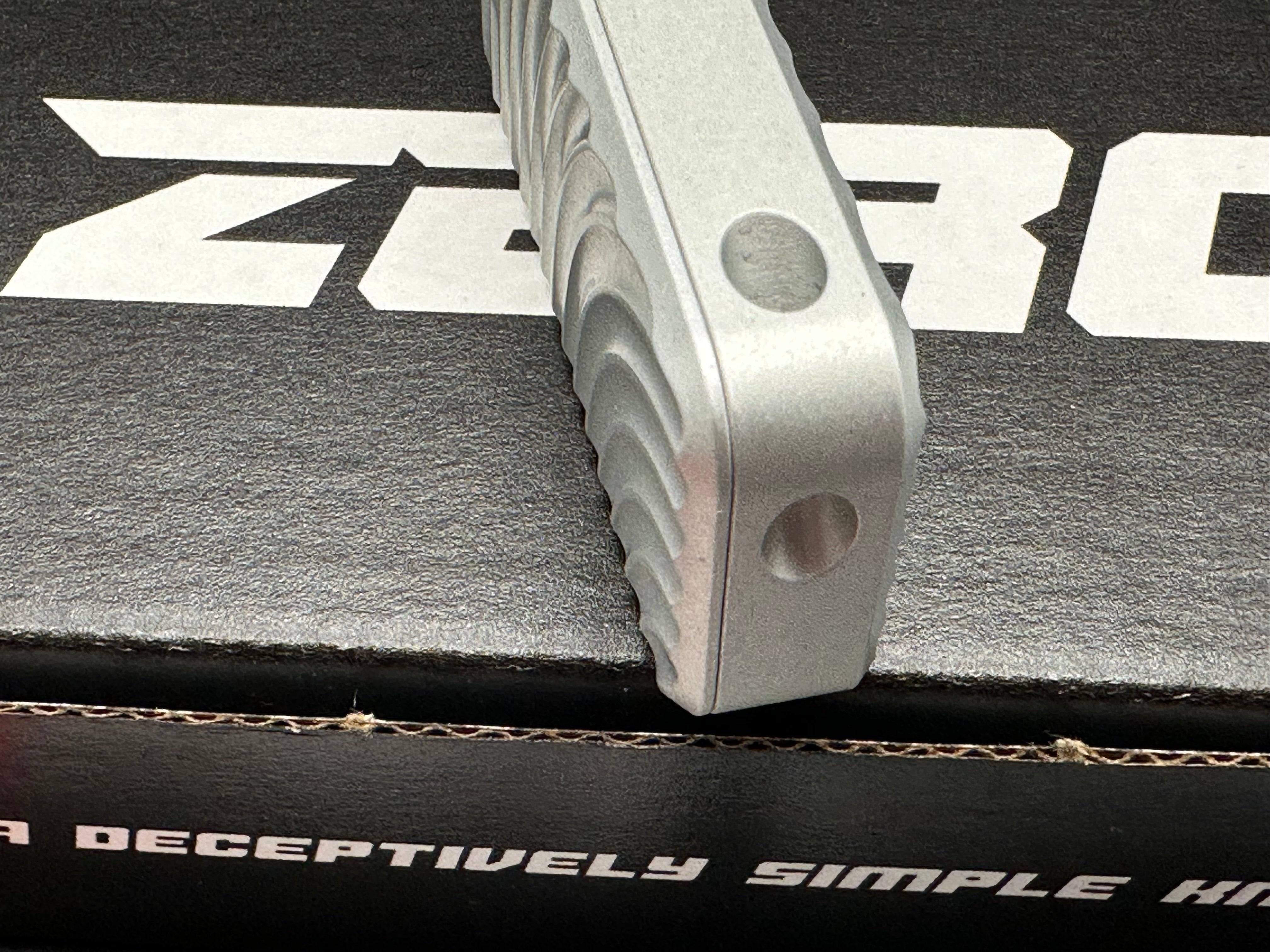 Rivery ZERO Utility Knife Utility Steel with Original Pattern Gray Aluminum
