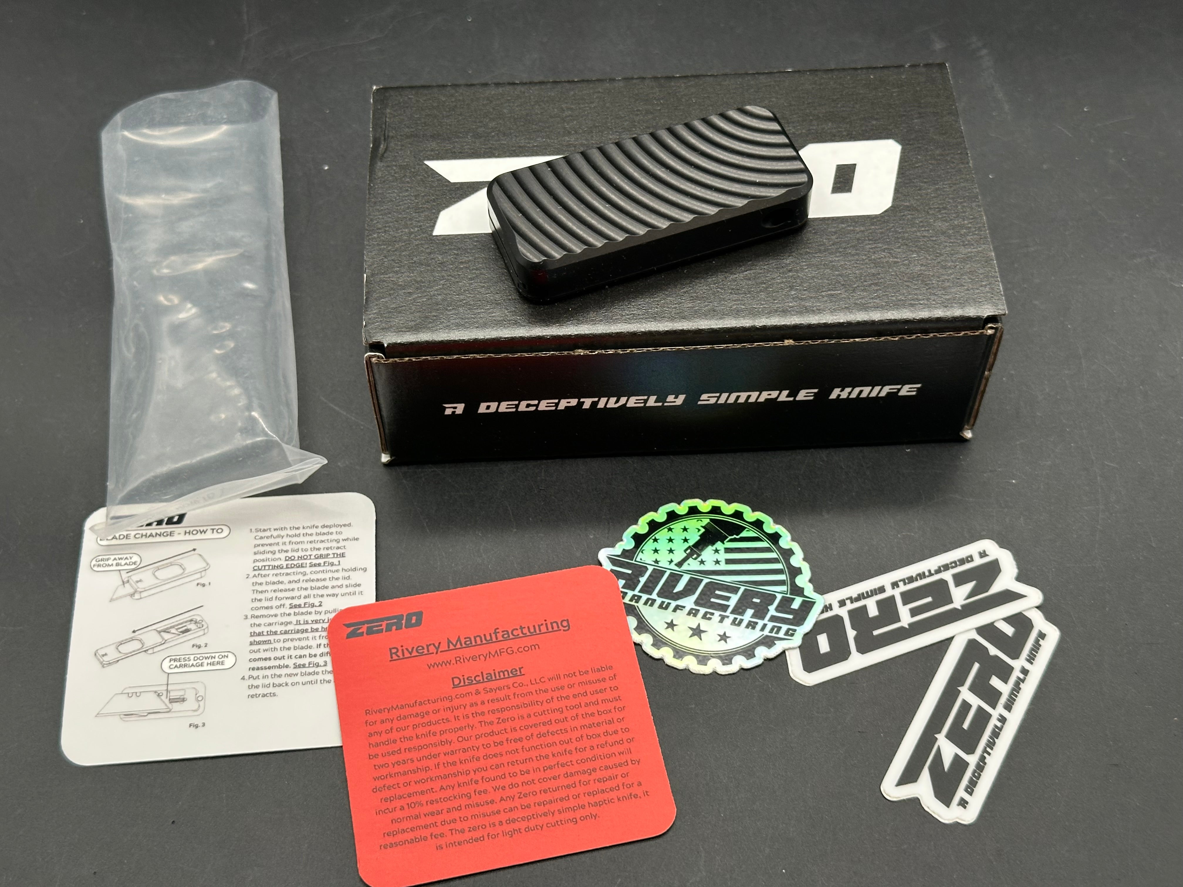 Rivery ZERO Utility Knife Utility Steel with Original Pattern Black Aluminum