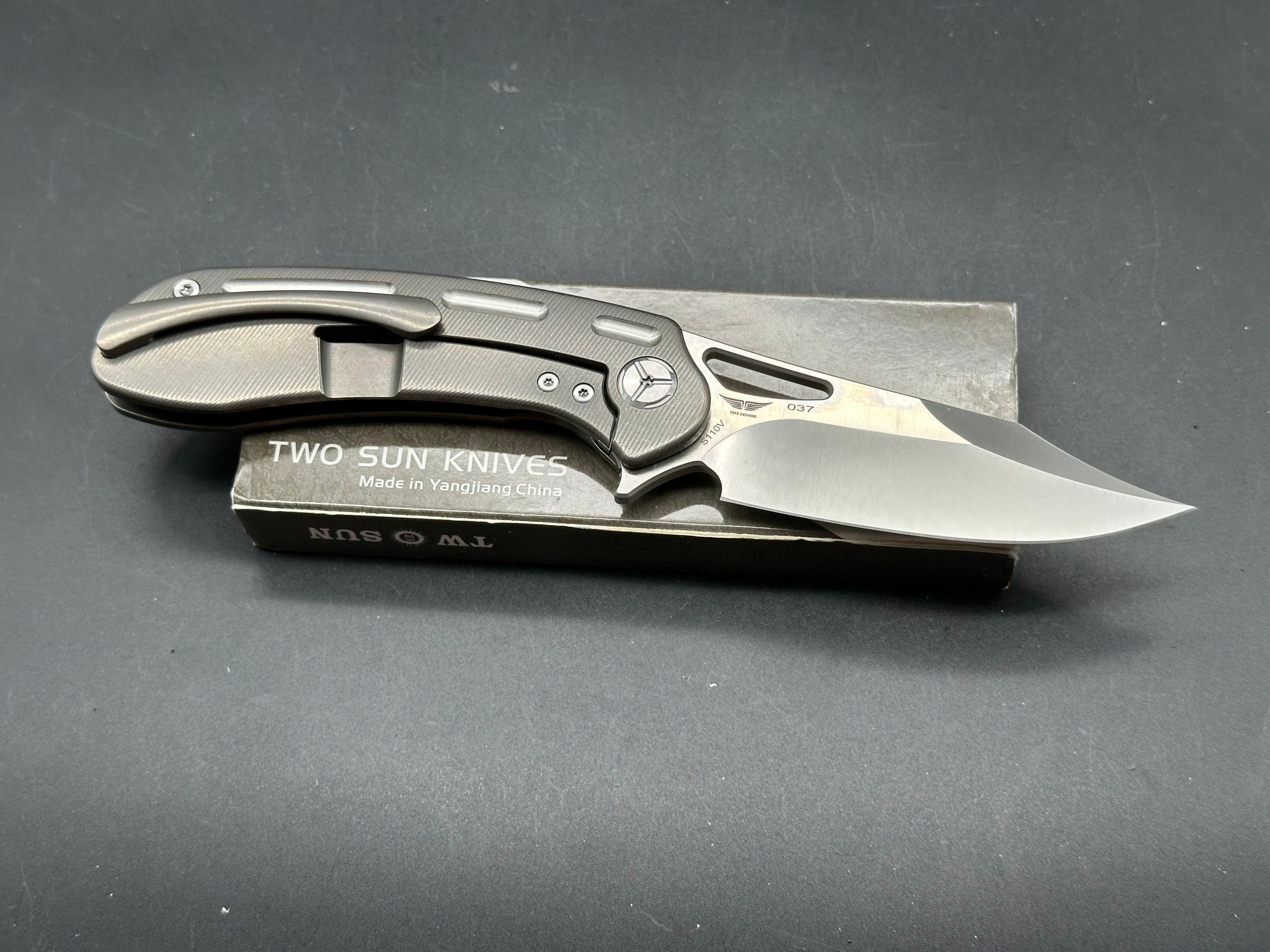 TwoSun TS261 Folding Knife Gray Titanium Handle S110V Plain Edge
