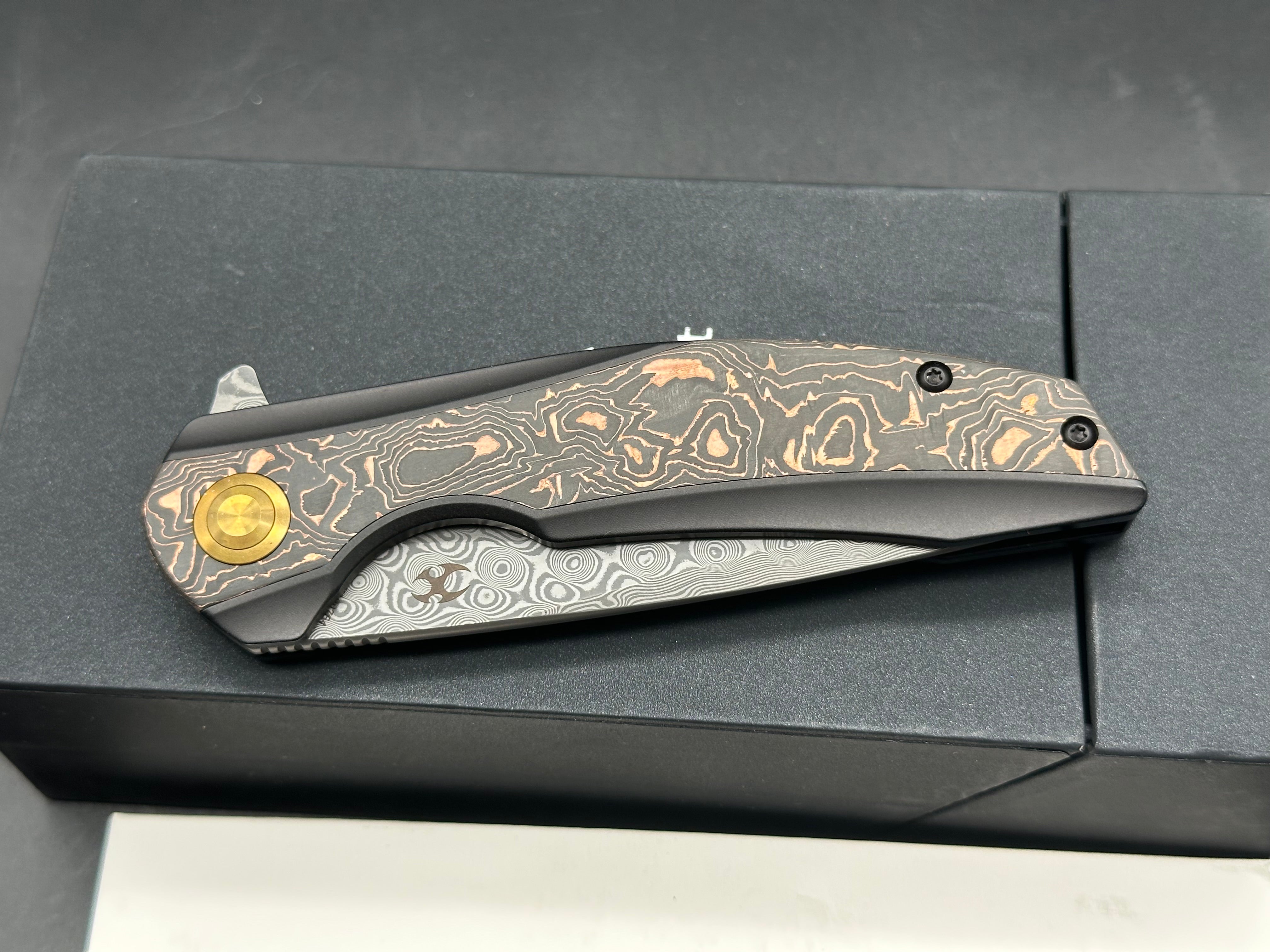 KANSEPT ACCIPITER TITANIUM/COPPER CF HANDLE DAMASCUS BLADE
