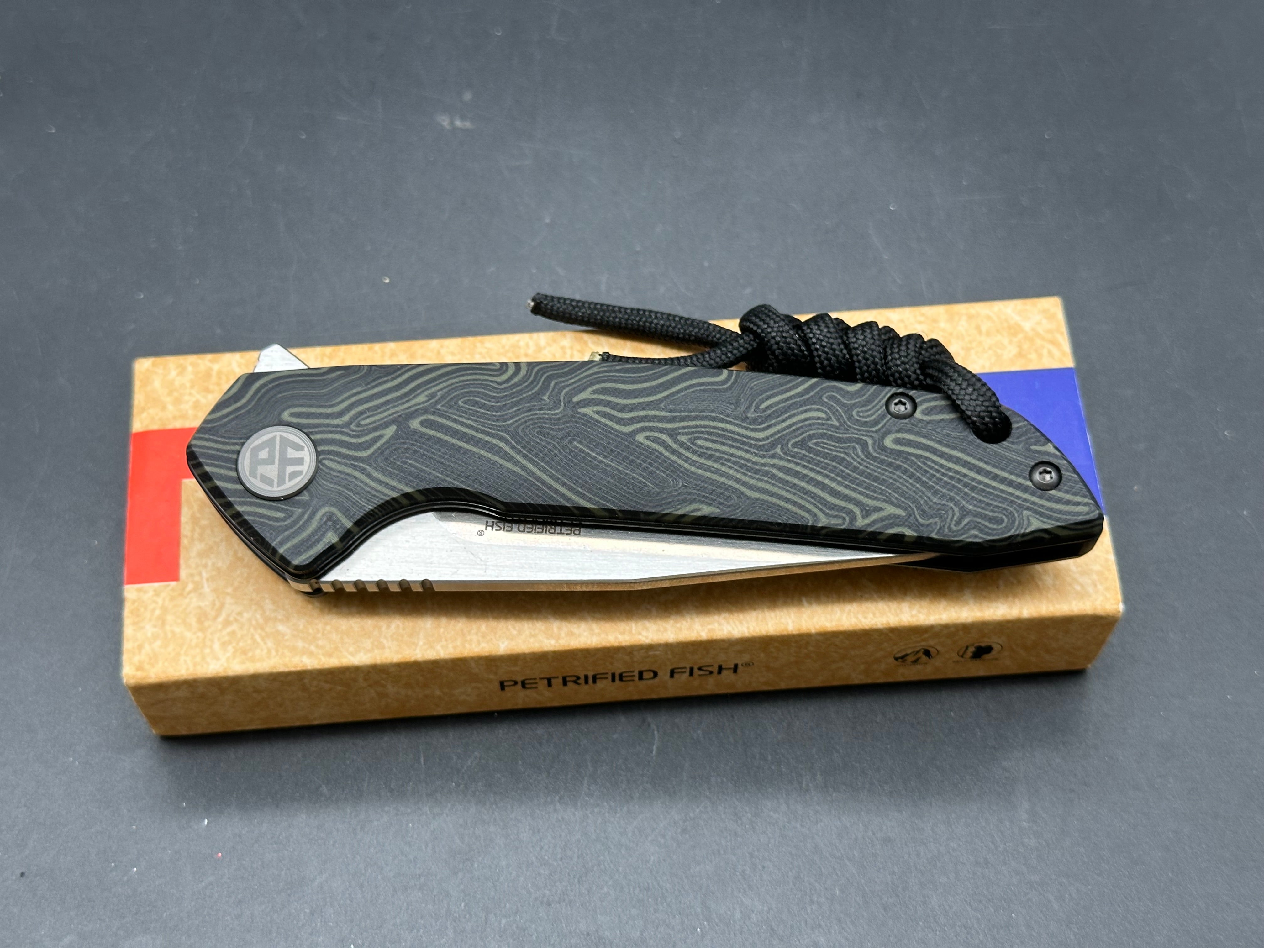 Petrified Fish PF989 K110 Folding knife Auster G10 handle