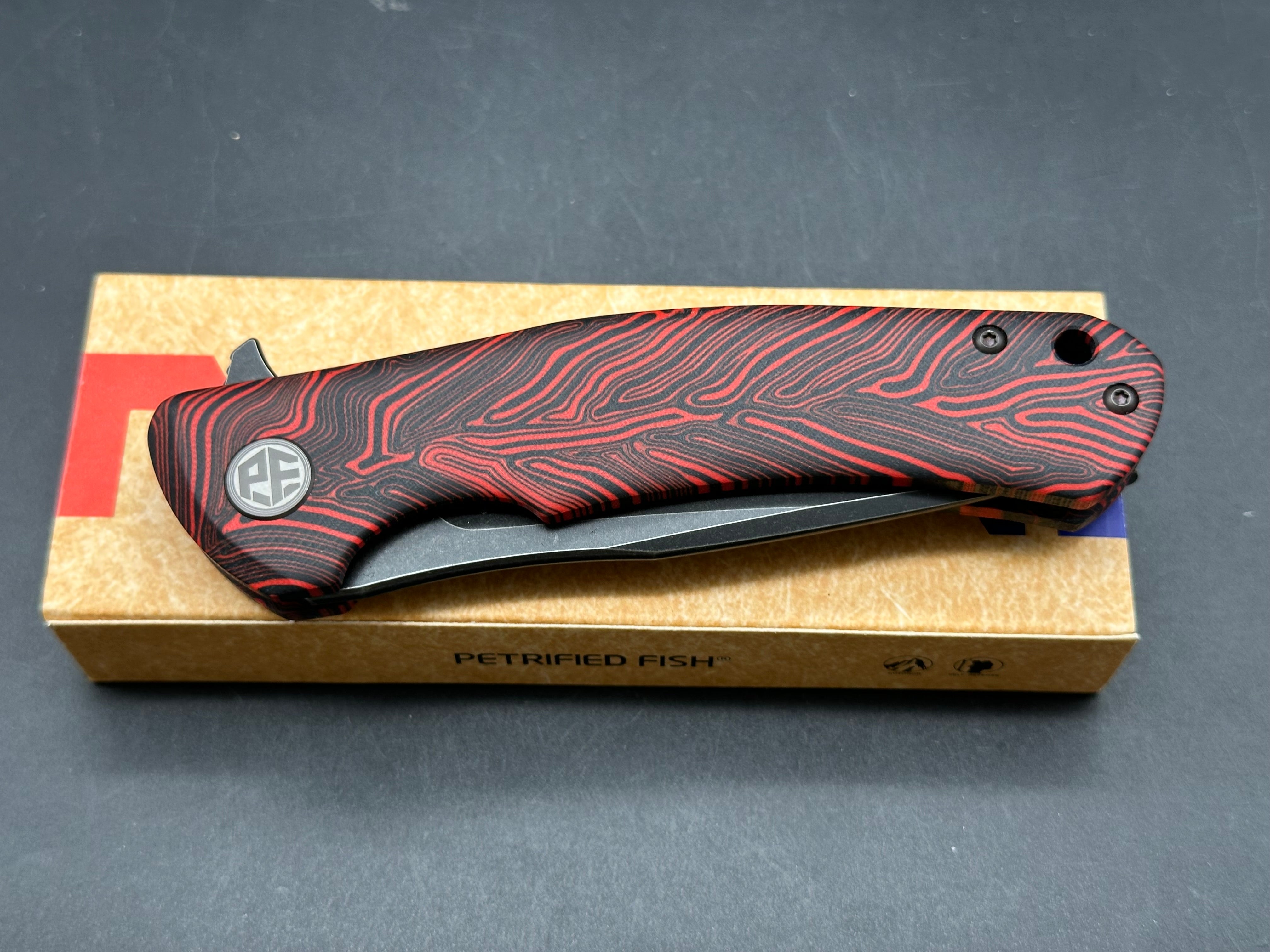 Petrified Fish PF949 Warrior Flipper Knife Red Gmascus Handle (90mm K110)