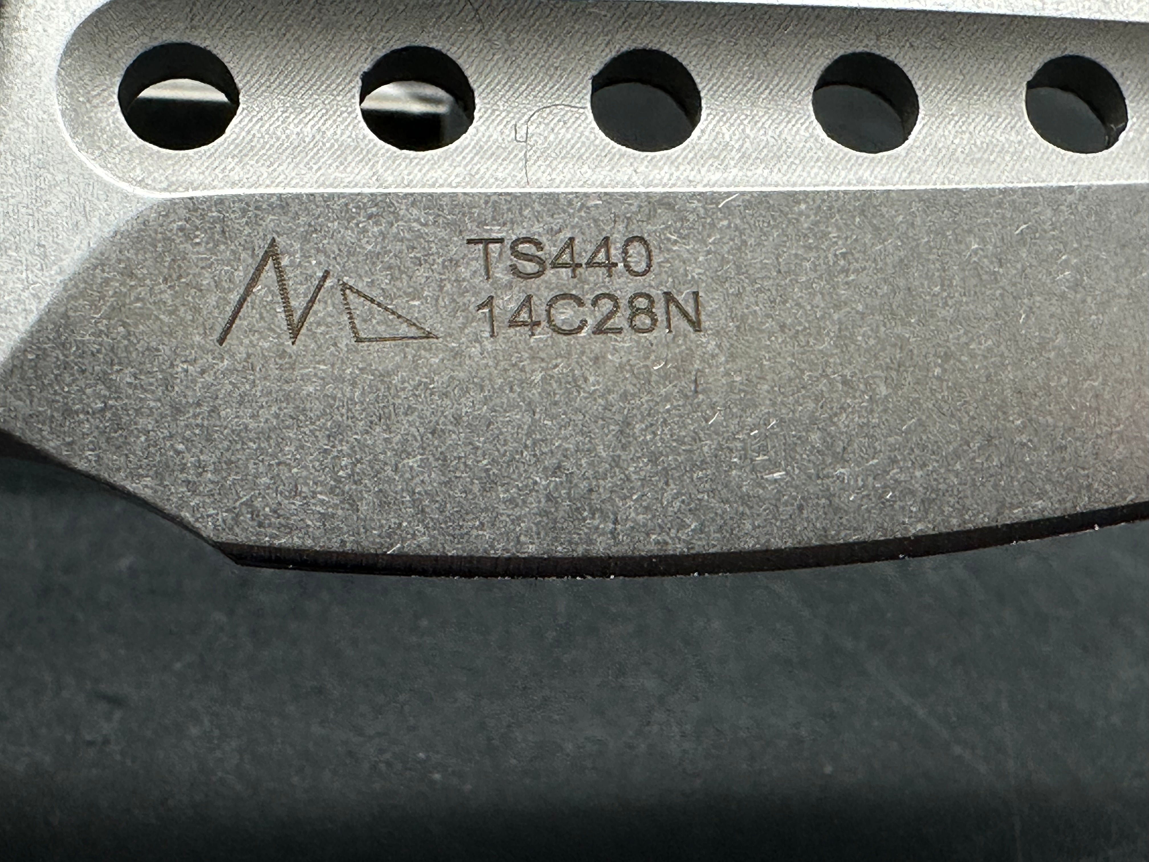 TWOSUN TS440 COLORFUL TITANIUM HANDLE 14C28N PLAIN EDGE