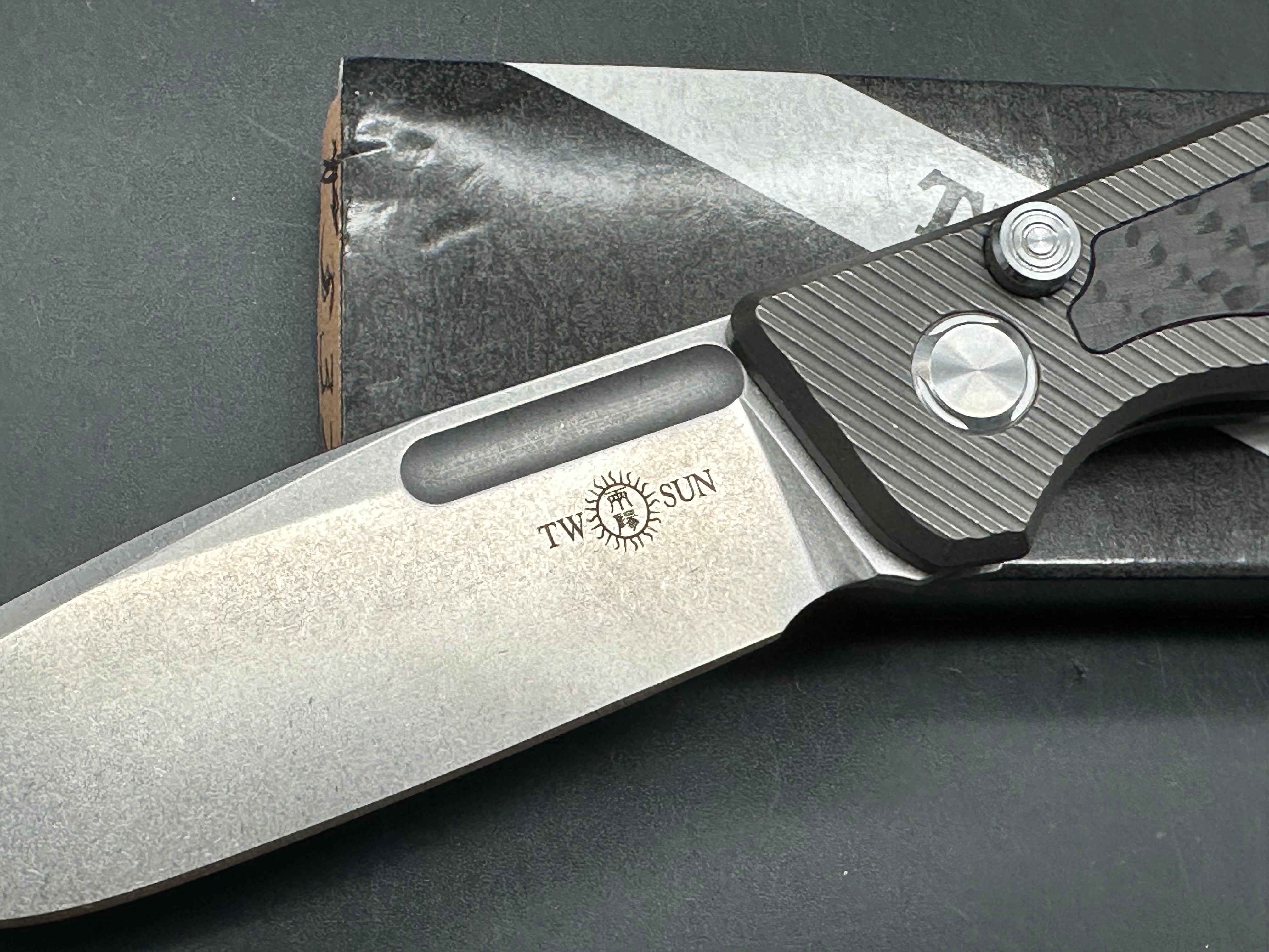 TWOSUN TS329 Vandal BUTTON LOCK TITANIUM/CARBON FIBER HANDLE M390