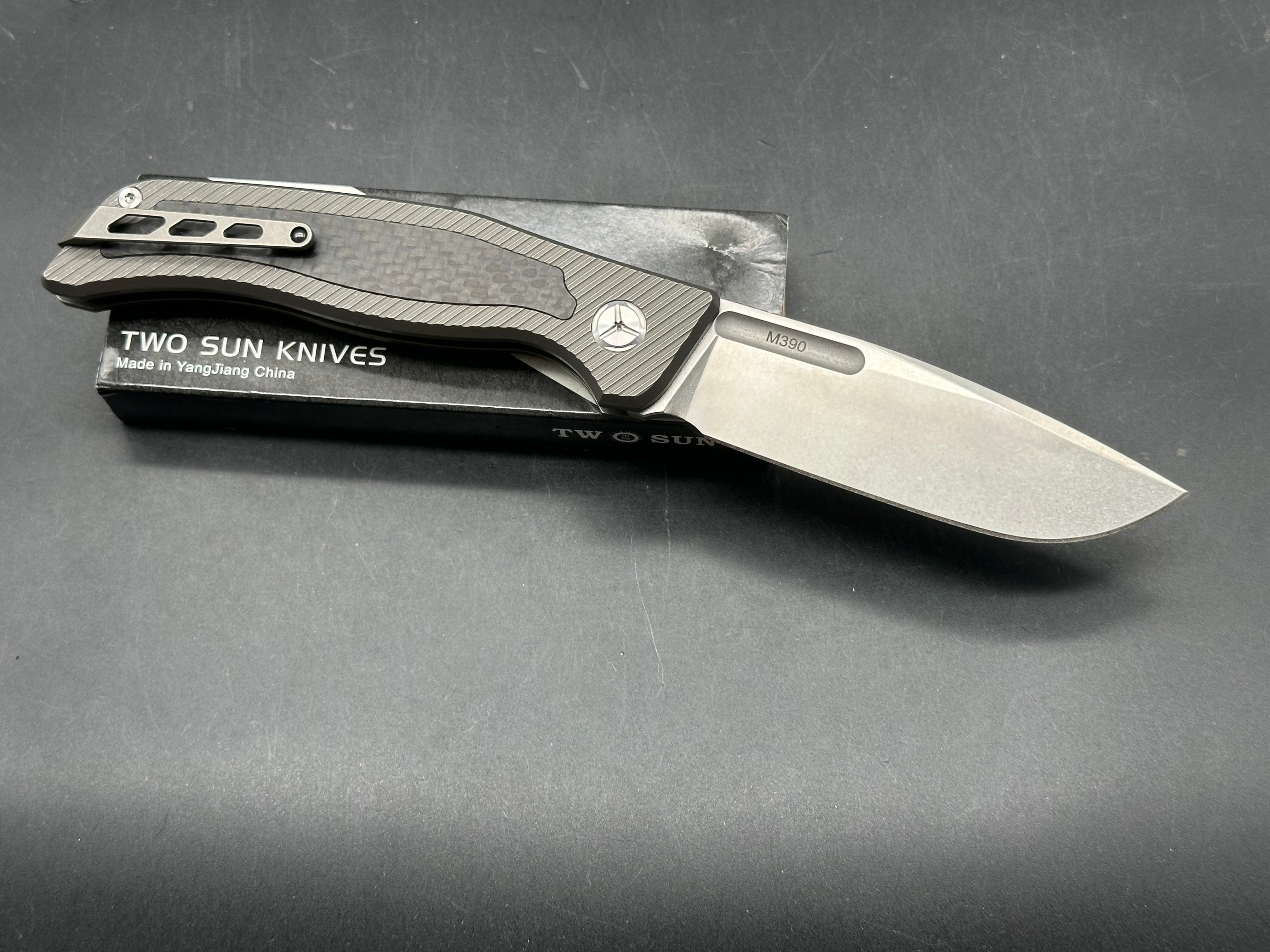 TWOSUN TS329 Vandal BUTTON LOCK TITANIUM/CARBON FIBER HANDLE M390