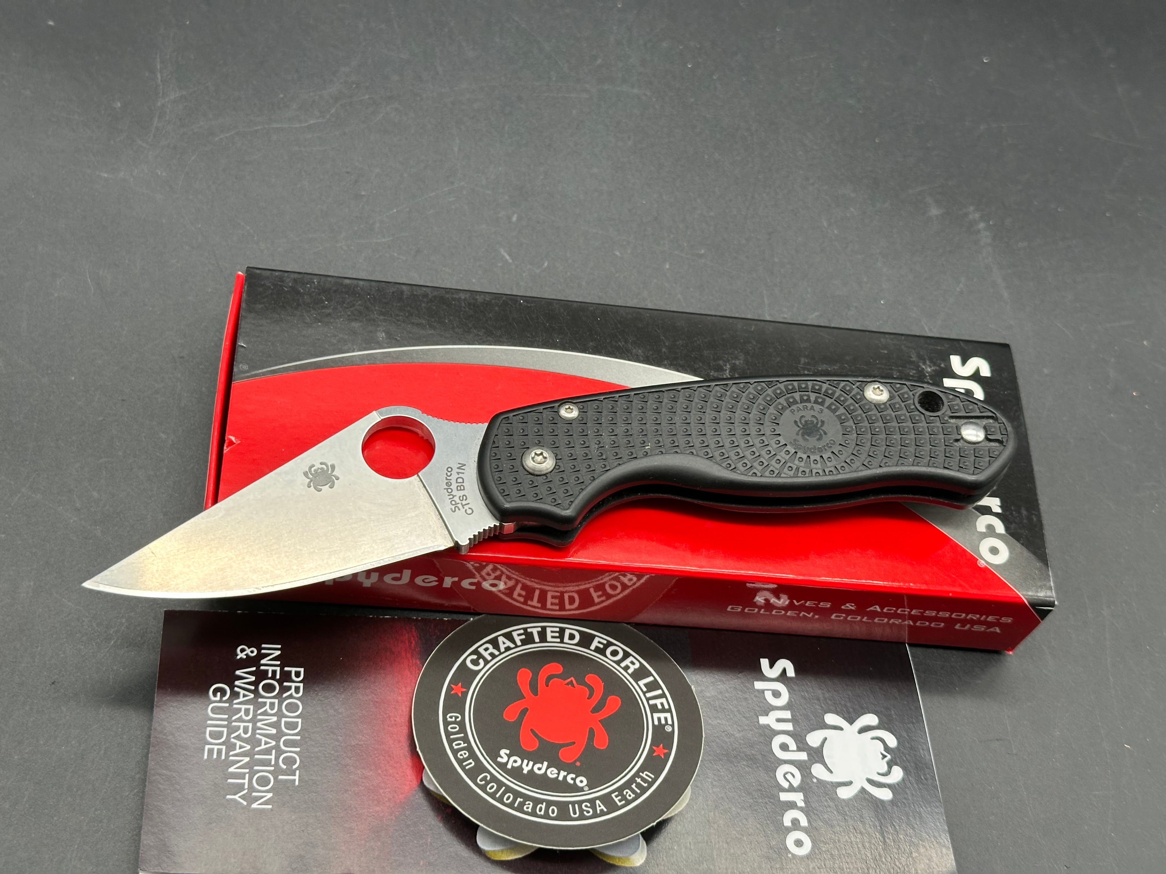 SPYDERCO PARA 3 LIGHTWEIGHT FOLDING KNIFE BLACK FRN HANDLE PLAIN CTS BD1N EDGE