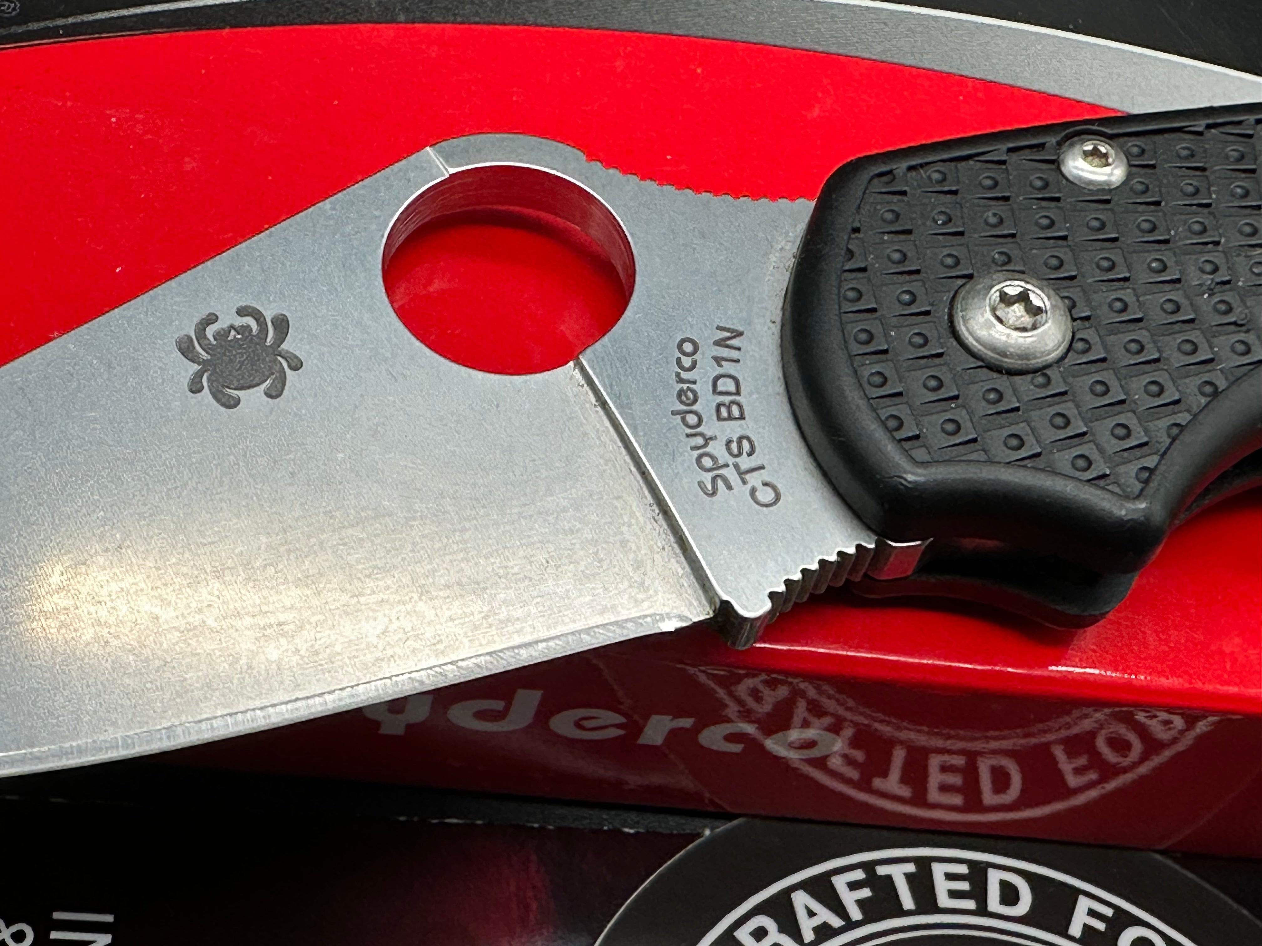 SPYDERCO PARA 3 LIGHTWEIGHT FOLDING KNIFE BLACK FRN HANDLE PLAIN CTS BD1N EDGE