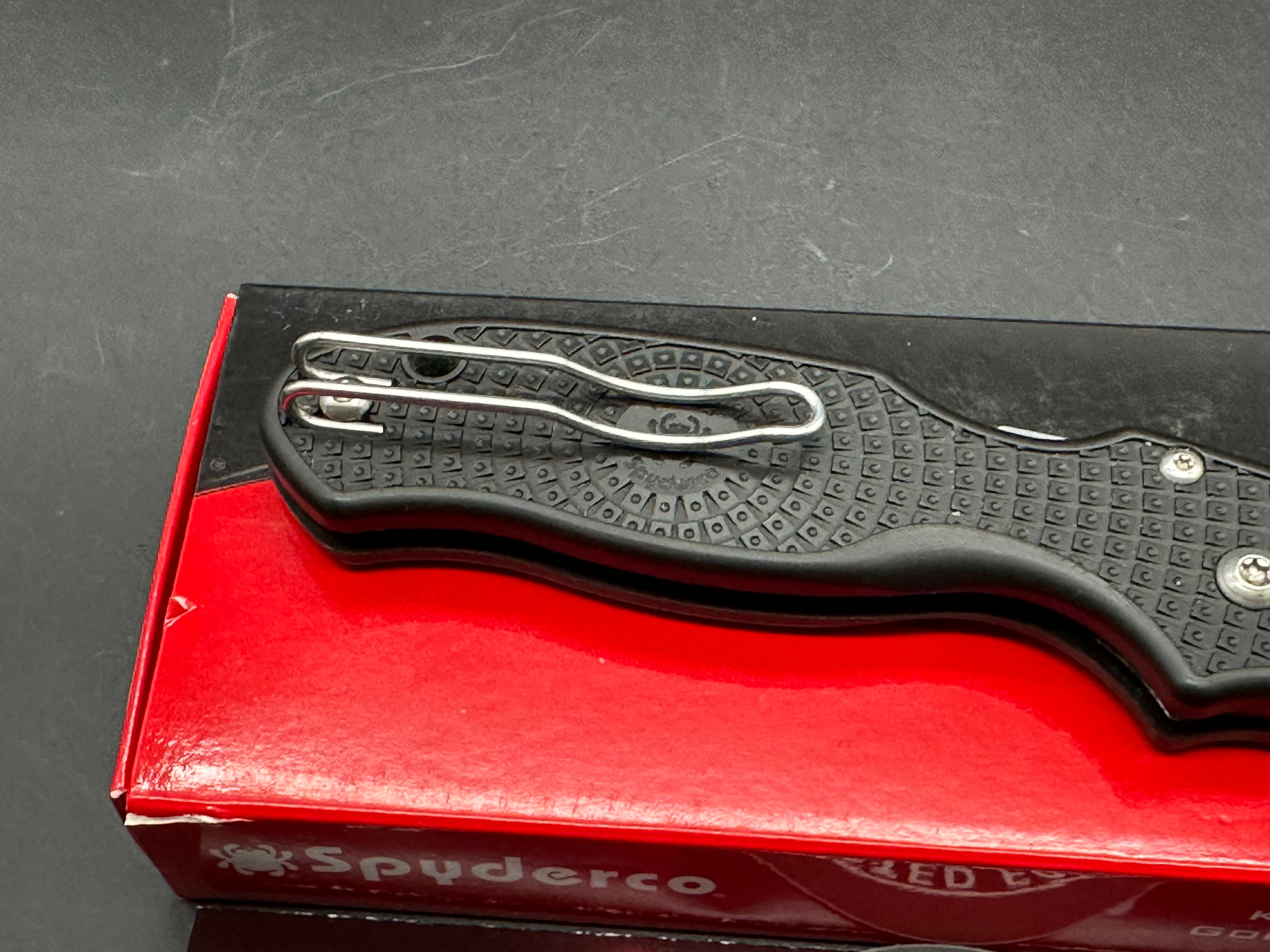 SPYDERCO PARA 3 LIGHTWEIGHT FOLDING KNIFE BLACK FRN HANDLE PLAIN CTS BD1N EDGE