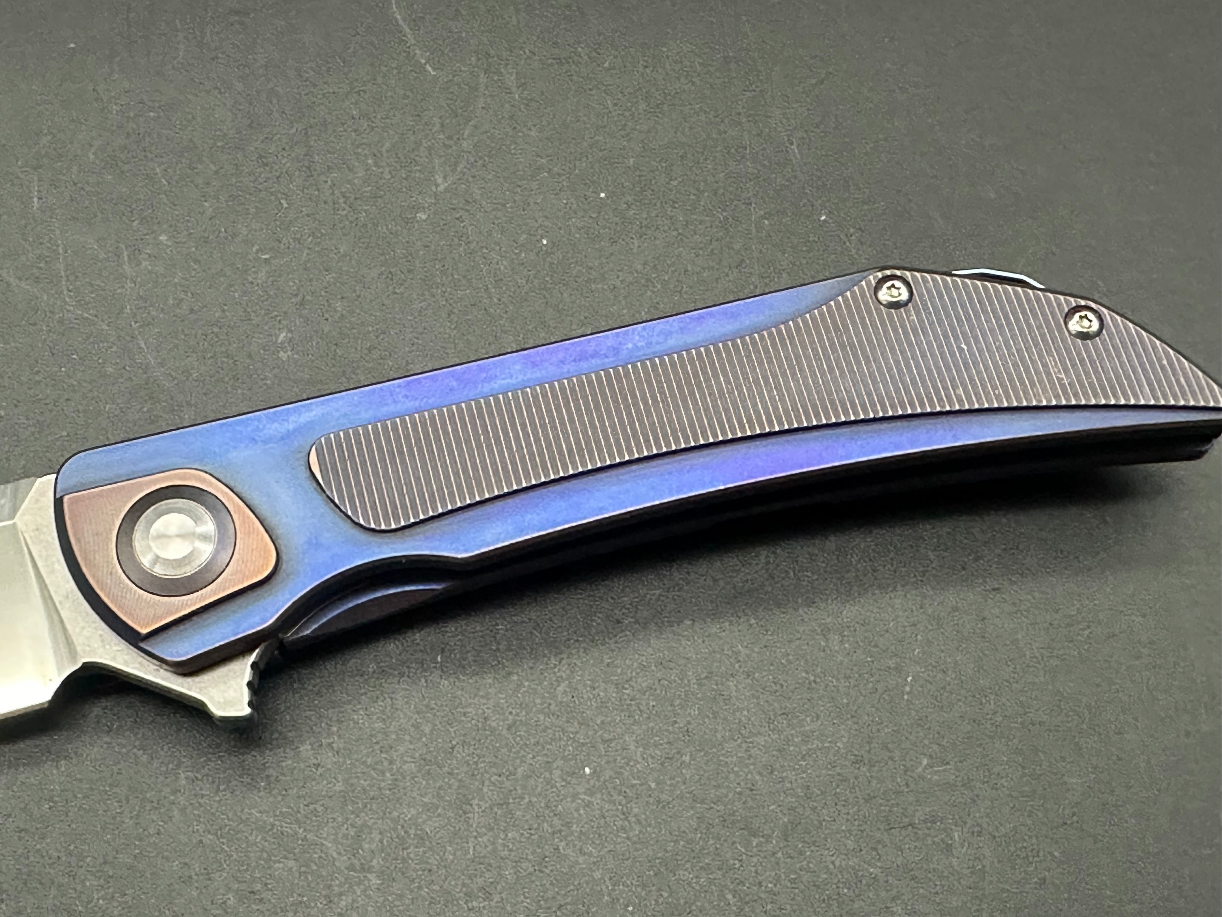 Tuya Thorax Blue titanium frame w/S35VN blade