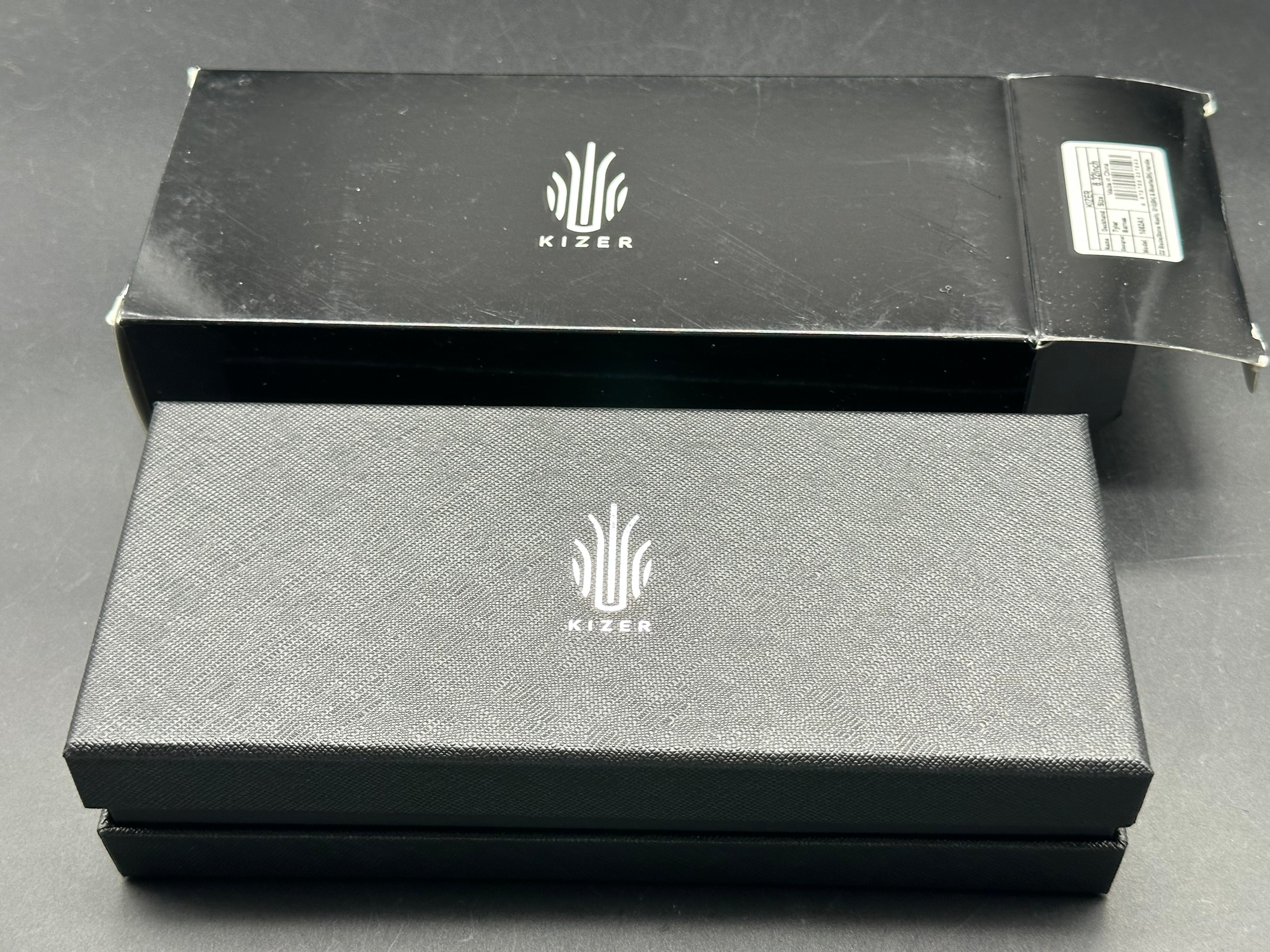 Kizer Deckhand Fixed blade knife includes additional custom sheath