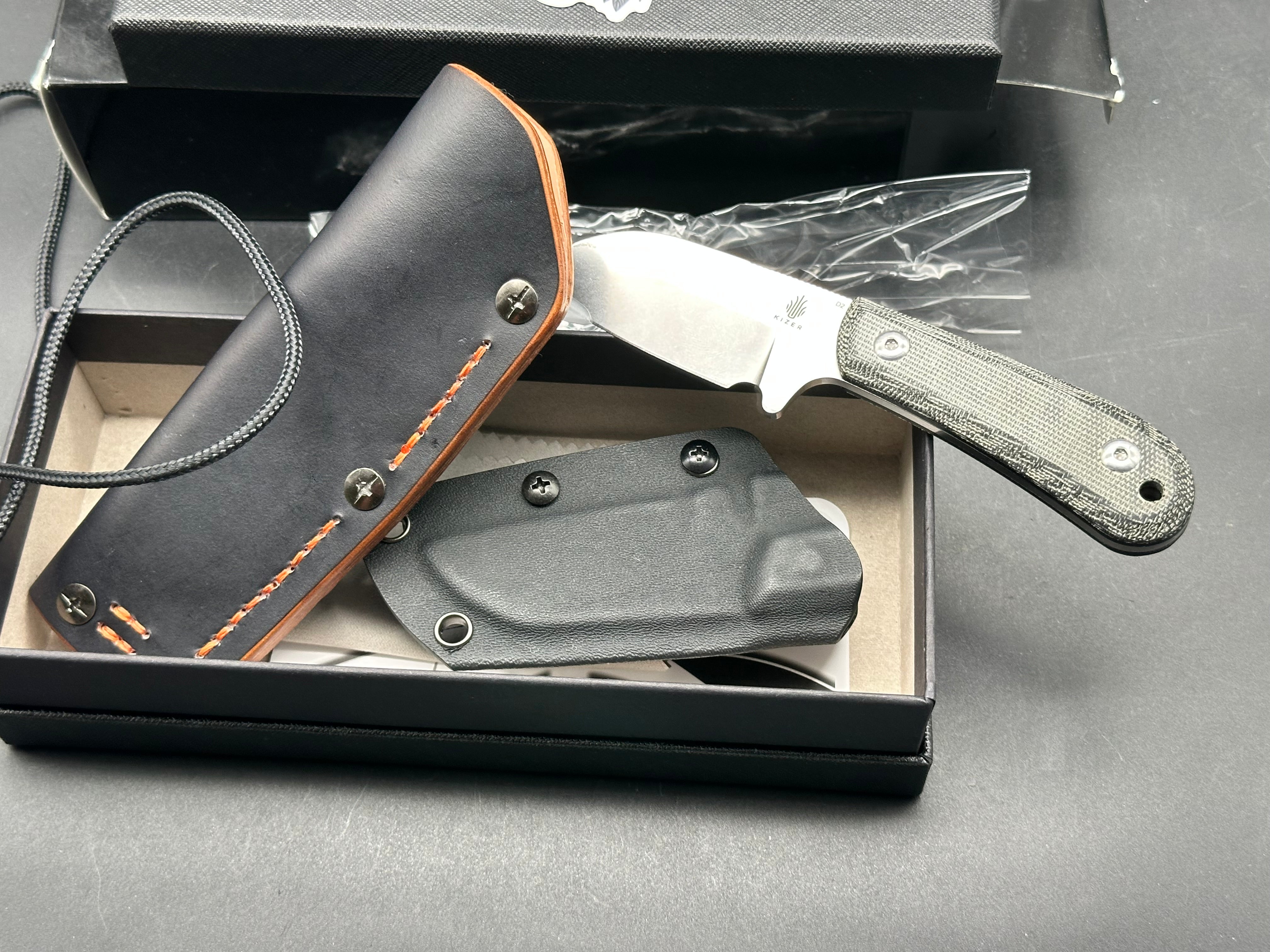 Kizer Deckhand Fixed blade knife includes additional custom sheath