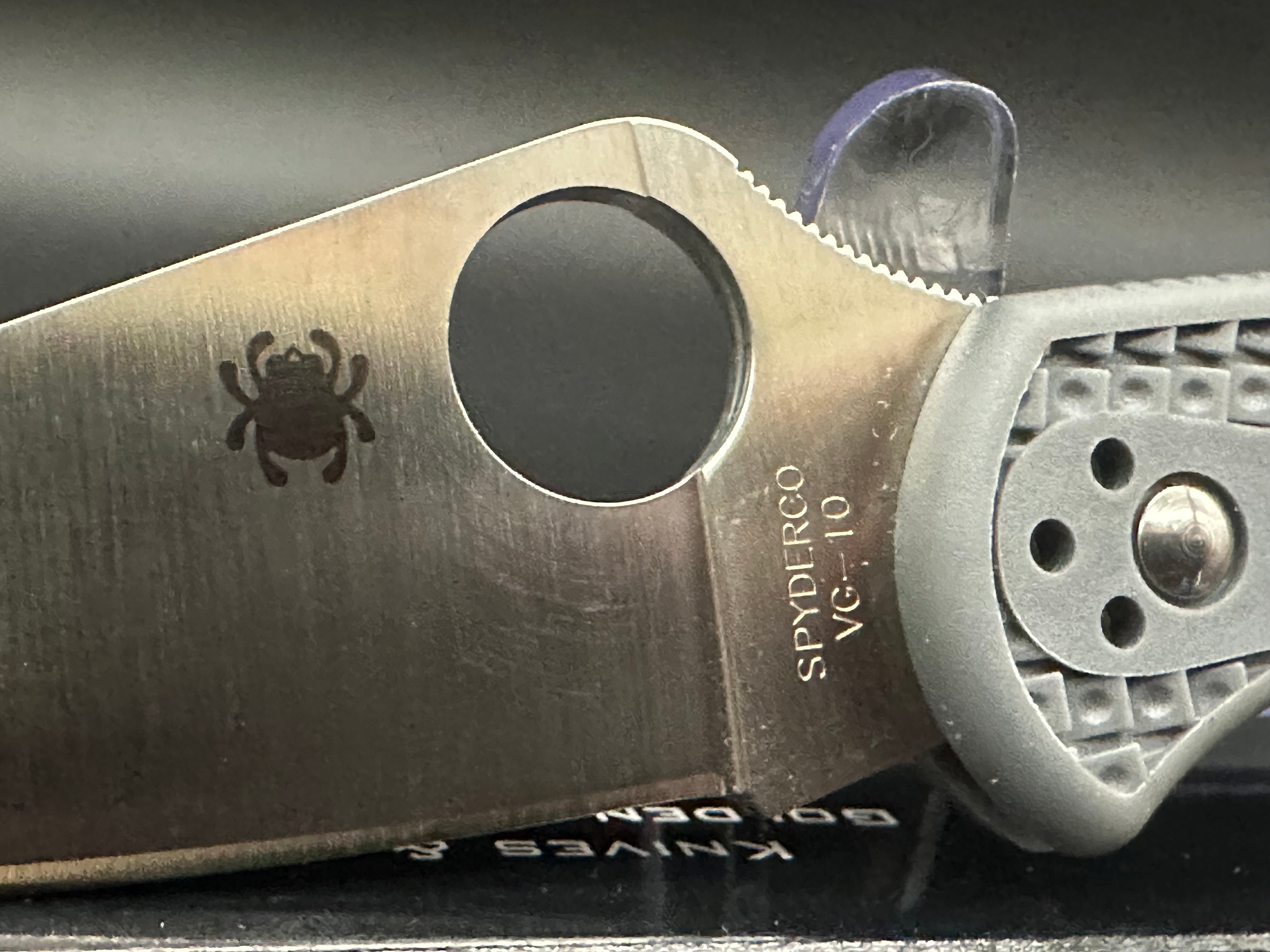 Spyderco Delica grey FRN