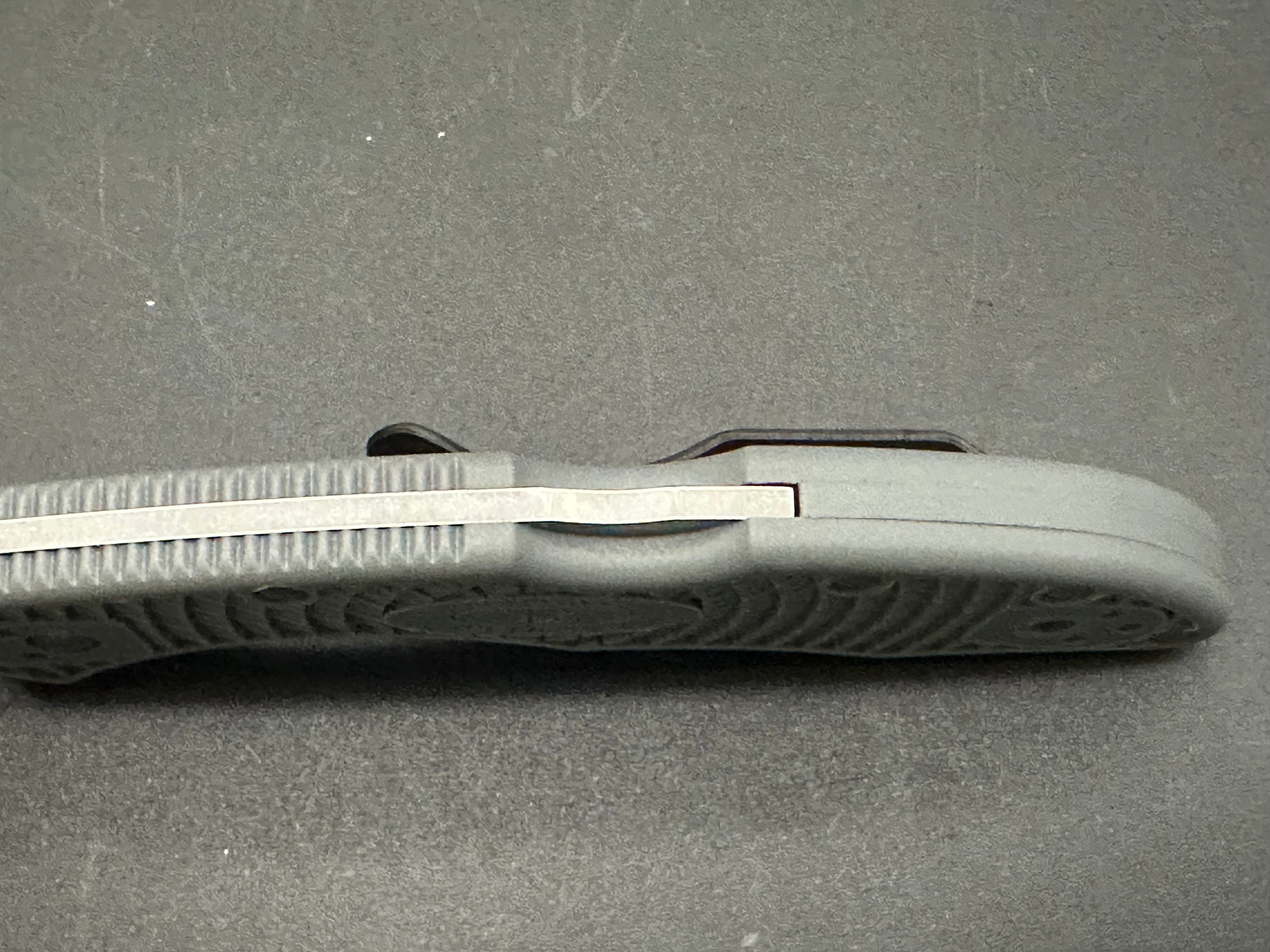 Spyderco Delica grey FRN