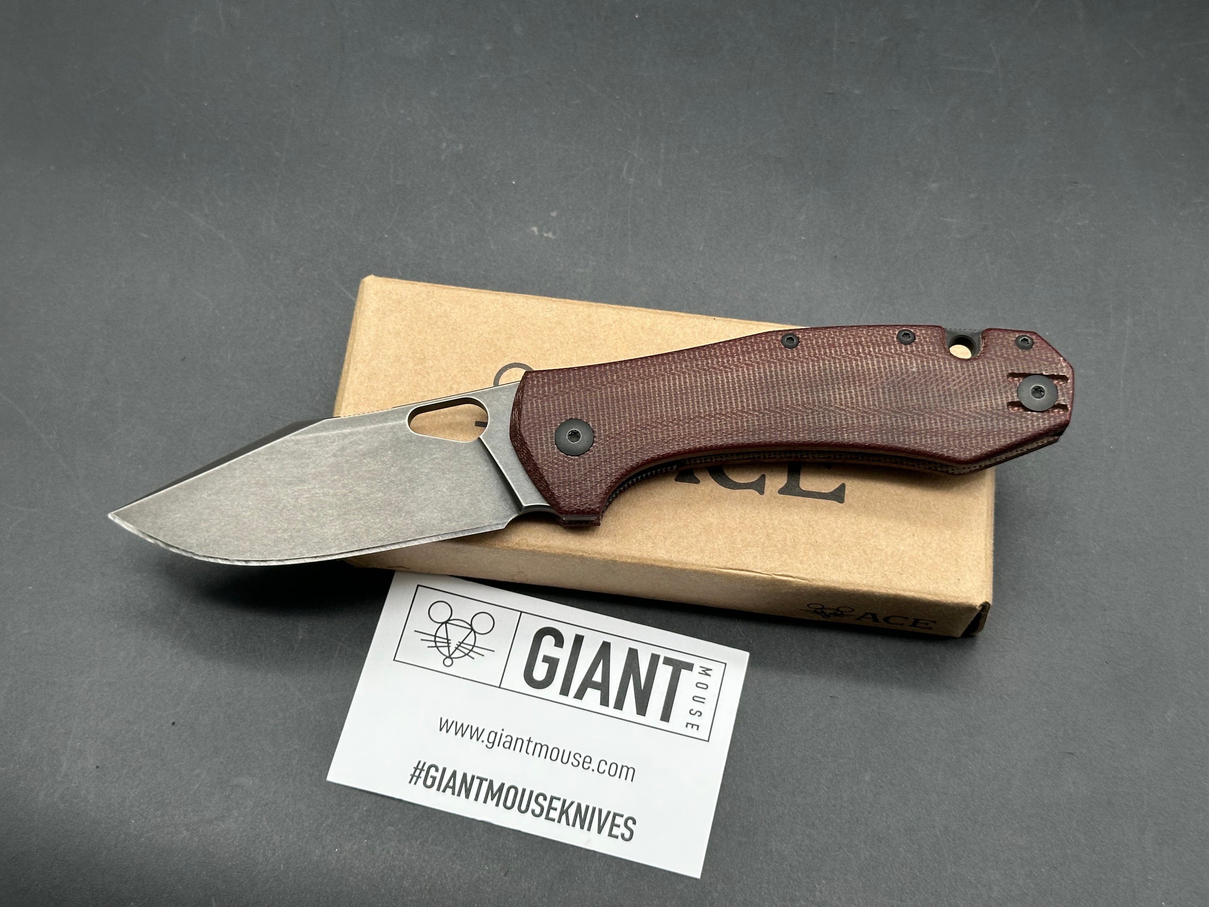 Giant Mouse Ace Grand M390 blade canvas red micarta scales