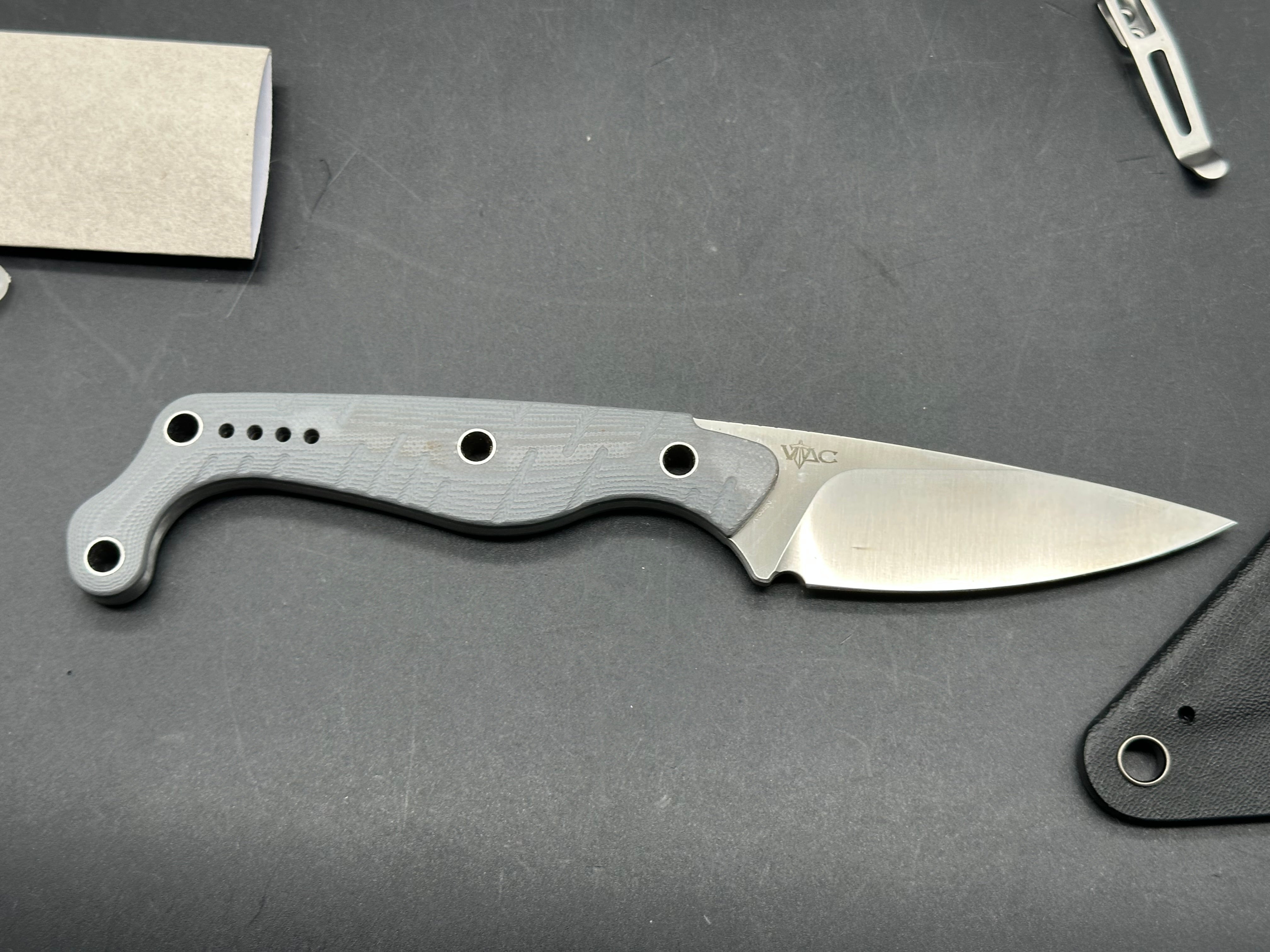 Civivi Sokn fixed blade includes custom sheath