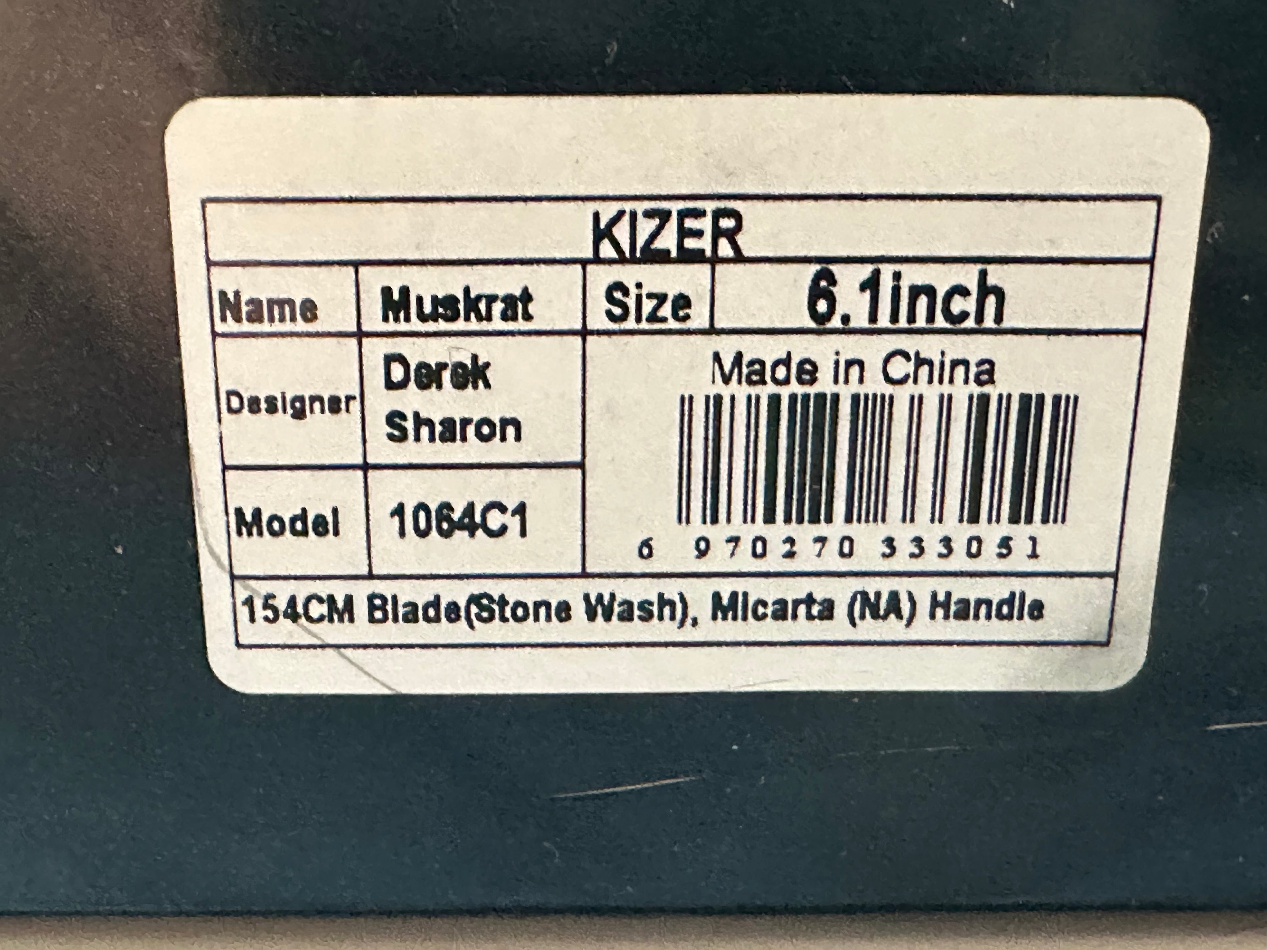 Kizer Muskrat Fixed blade knife incudes extra custom sheath