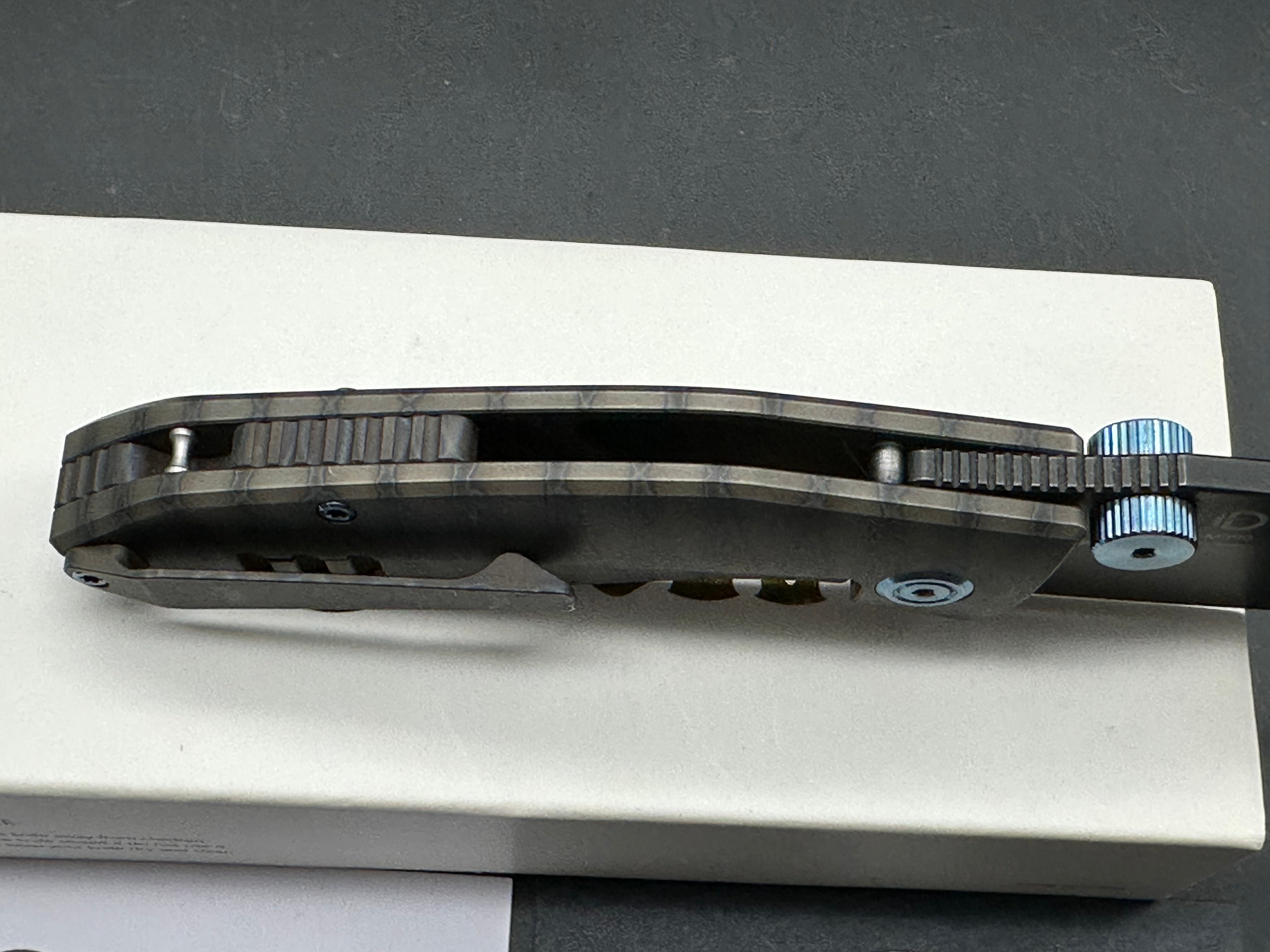 Kubey Monsterdog m390 blade flame Ti scales