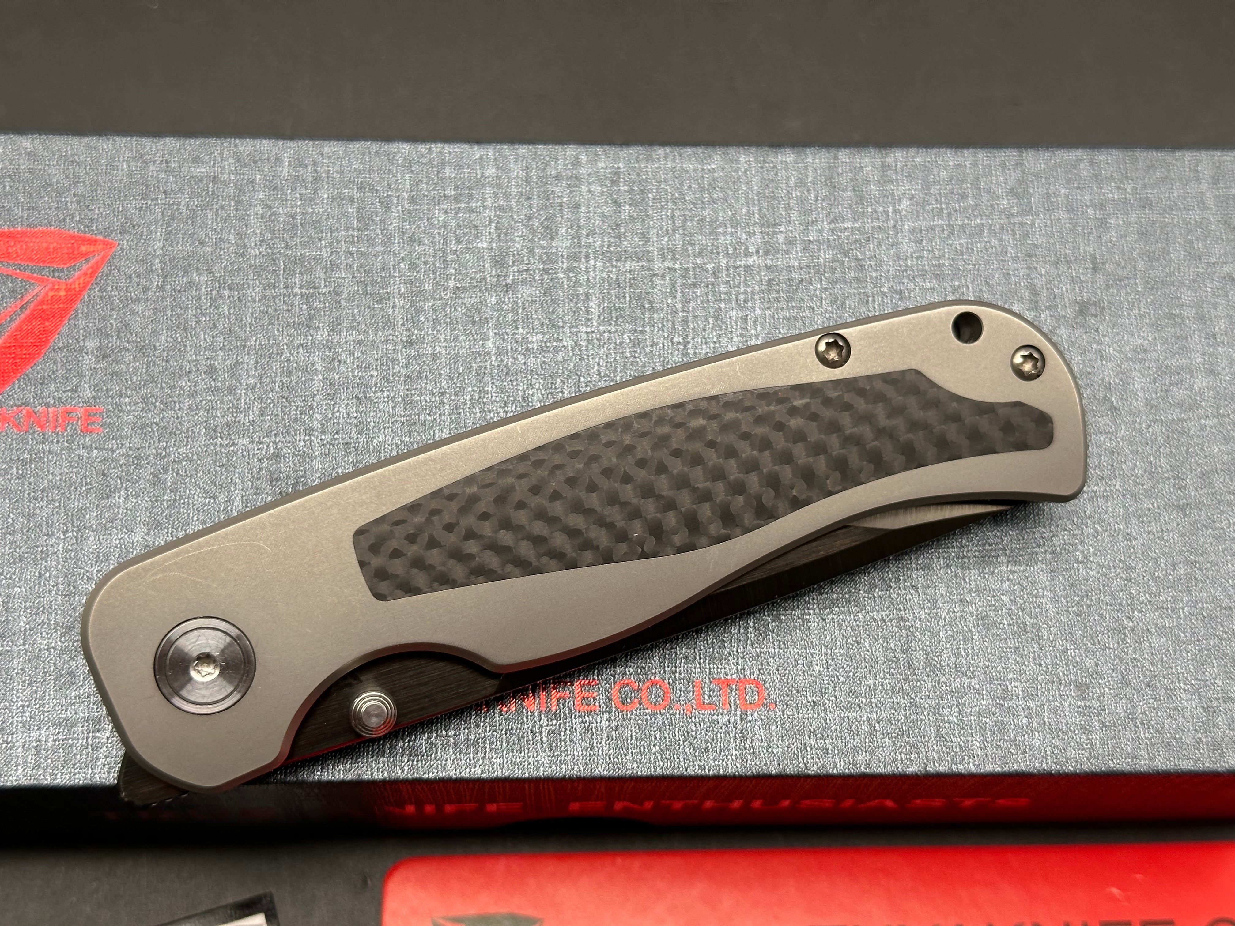 Tuya Wrath V2 M390 blade Ti/Cf scales