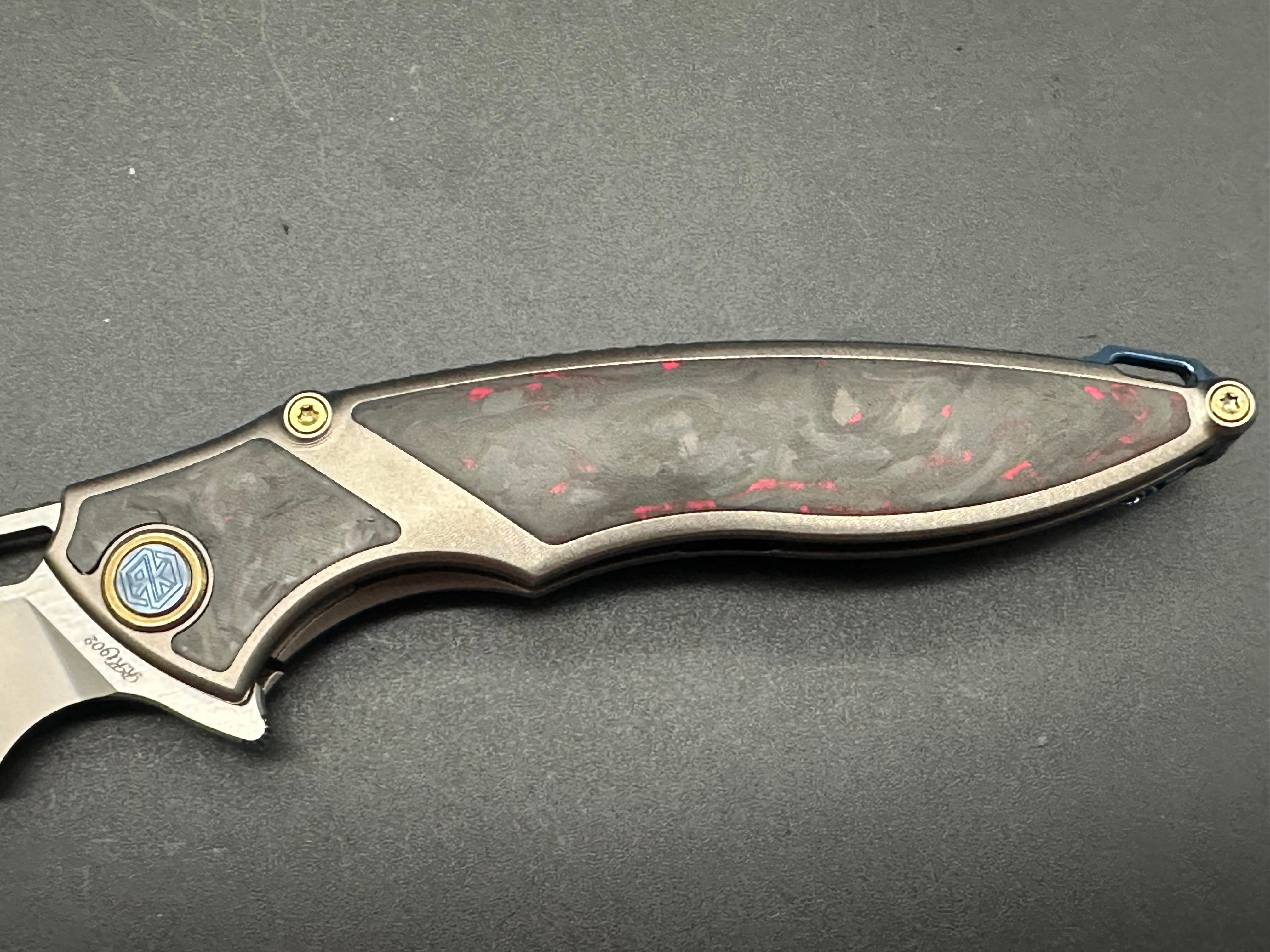 Rike Knife 1902-RCF titanium frame/red carbon fiber scales w/M390 blade