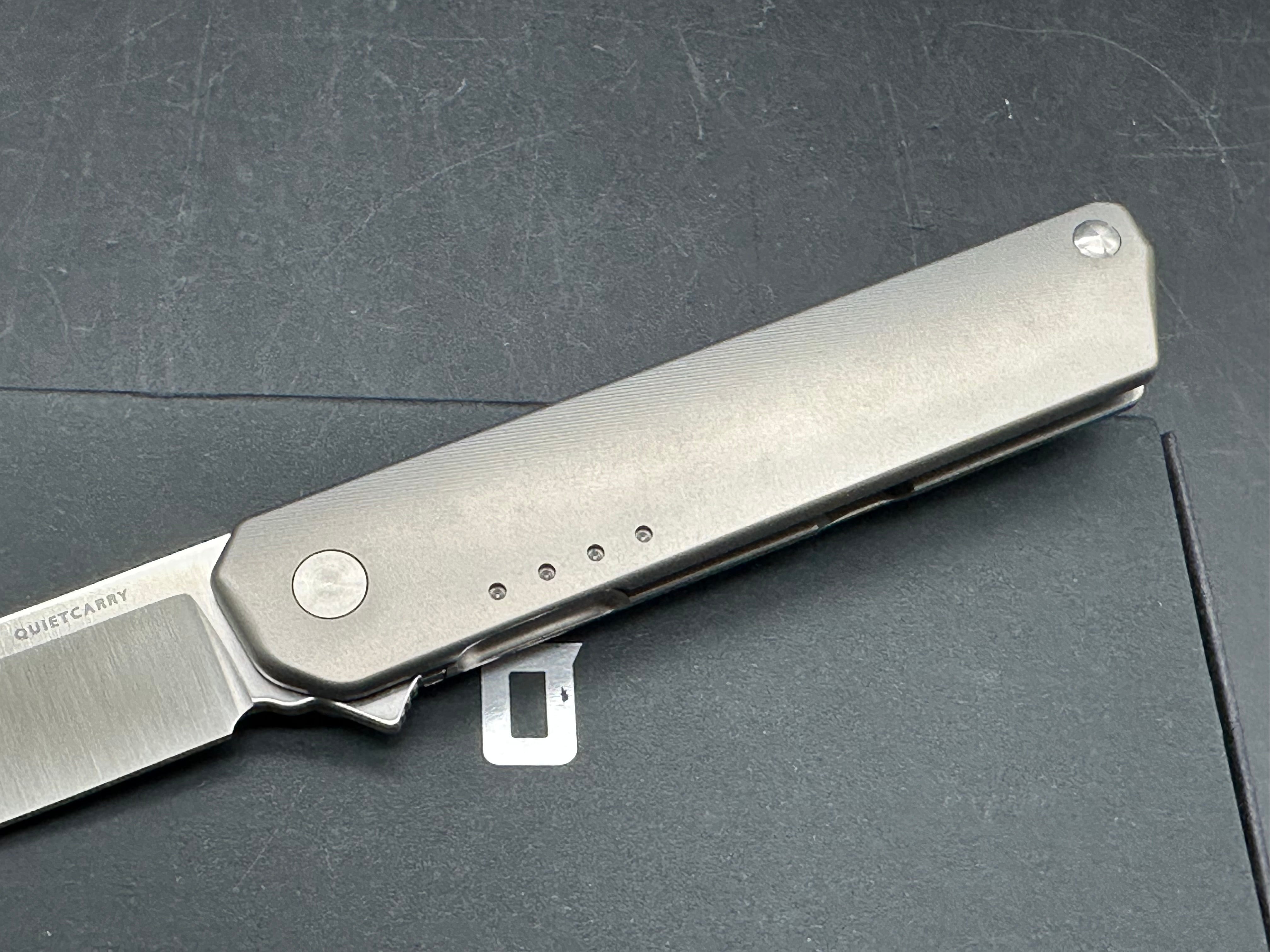Quiet carry iQ elmax blade