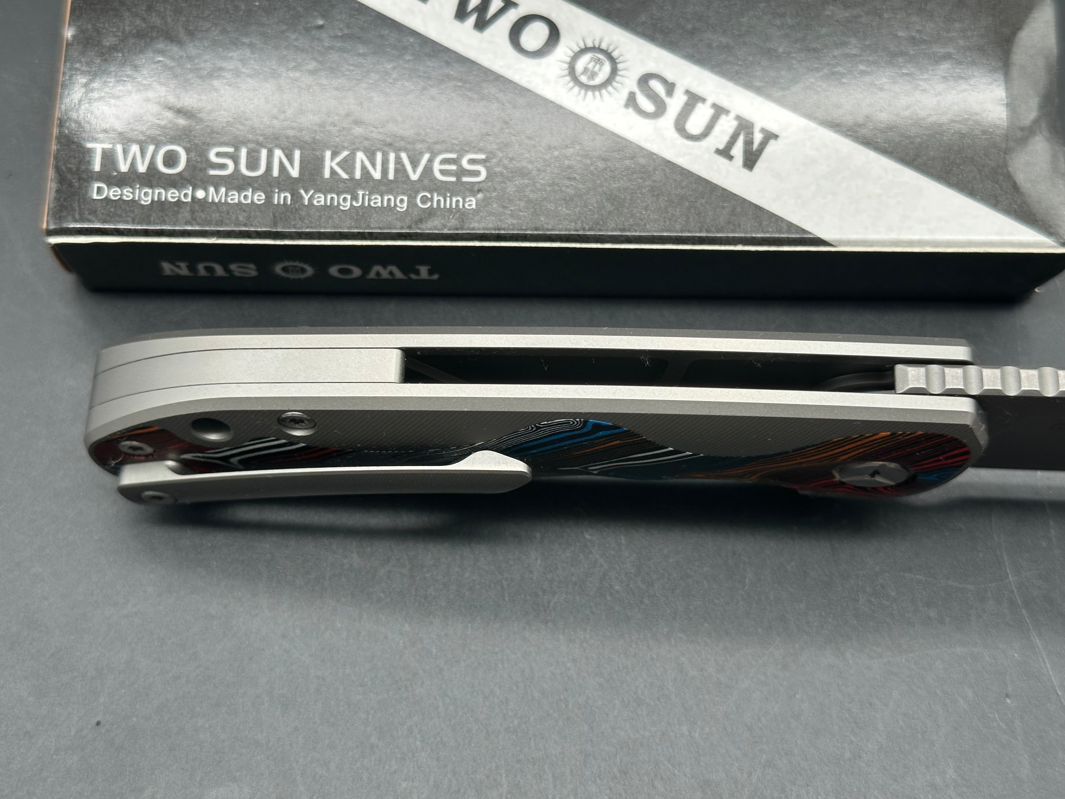 TWOSUN FOLDING KNIFE TITANIUM/COLOR G10 HANDLE M390 PLAIN EDGE SATIN FINISH TS511-M390