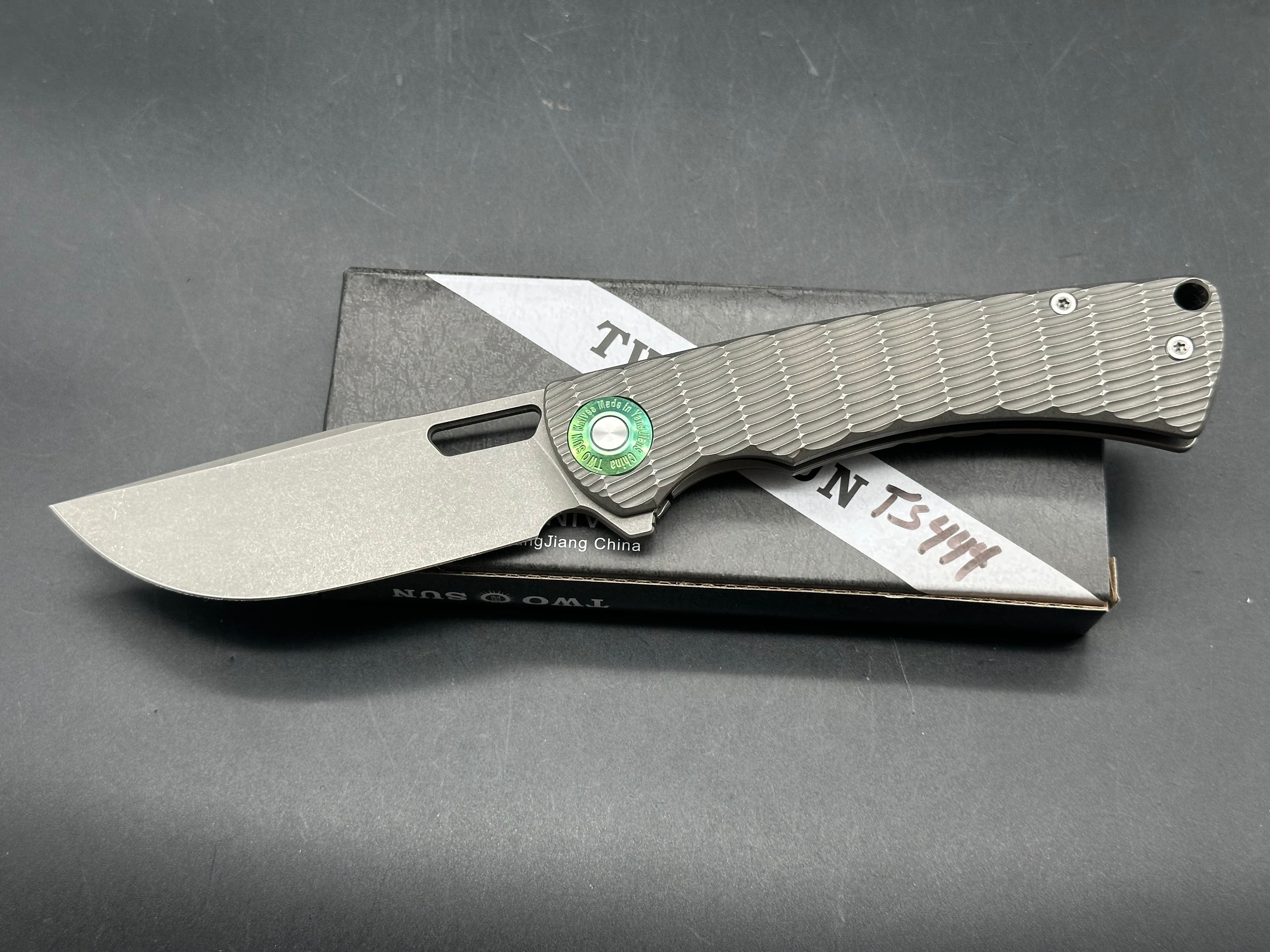 TWOSUN FLIPPER GRAY TITANIUM HANDLE TS444-YJ01-V1-SAND