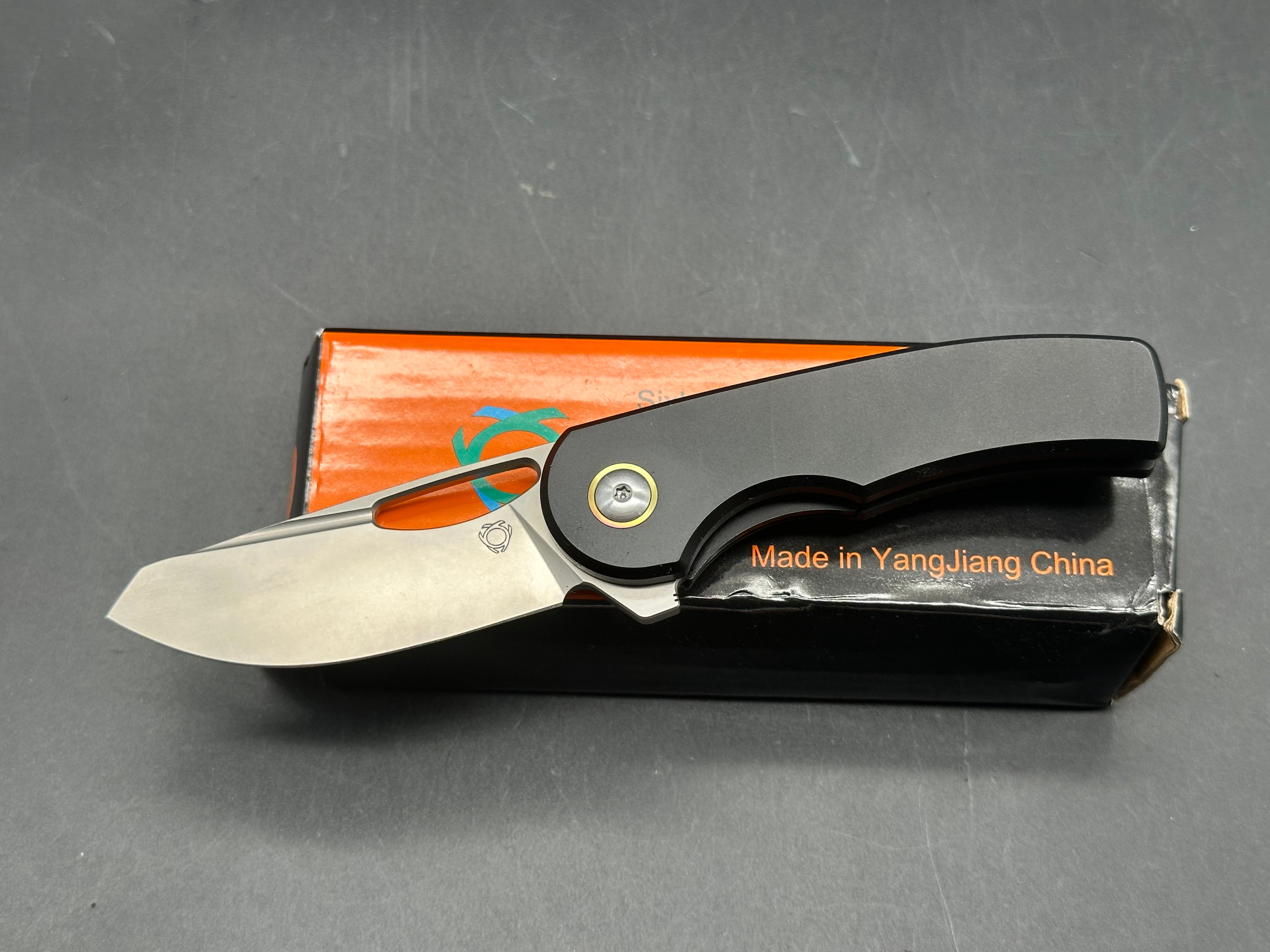 SixLeaf SL-19 folding knife S35VN blade