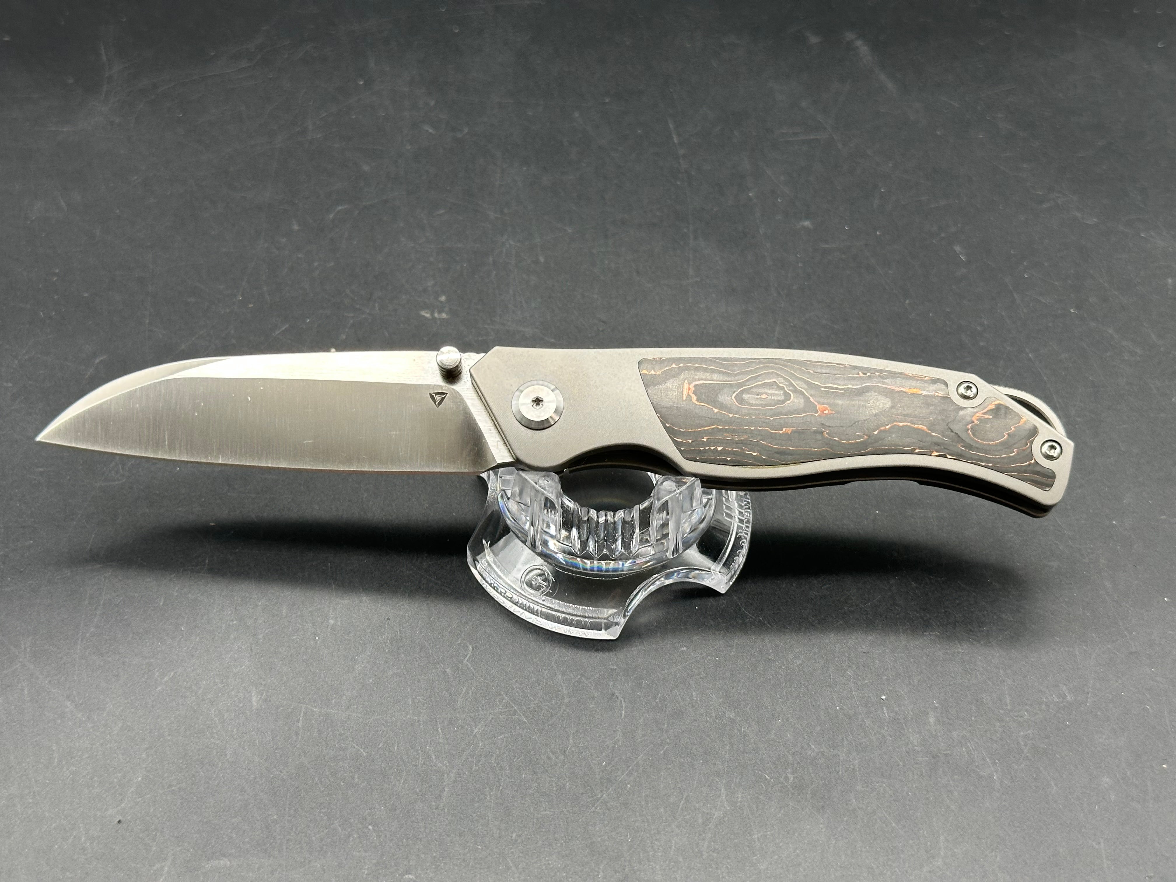 TUYA ENVY V4 FOLDING KNIFE Ti/Copper/CF HANDLE S90V PLAIN EDGE