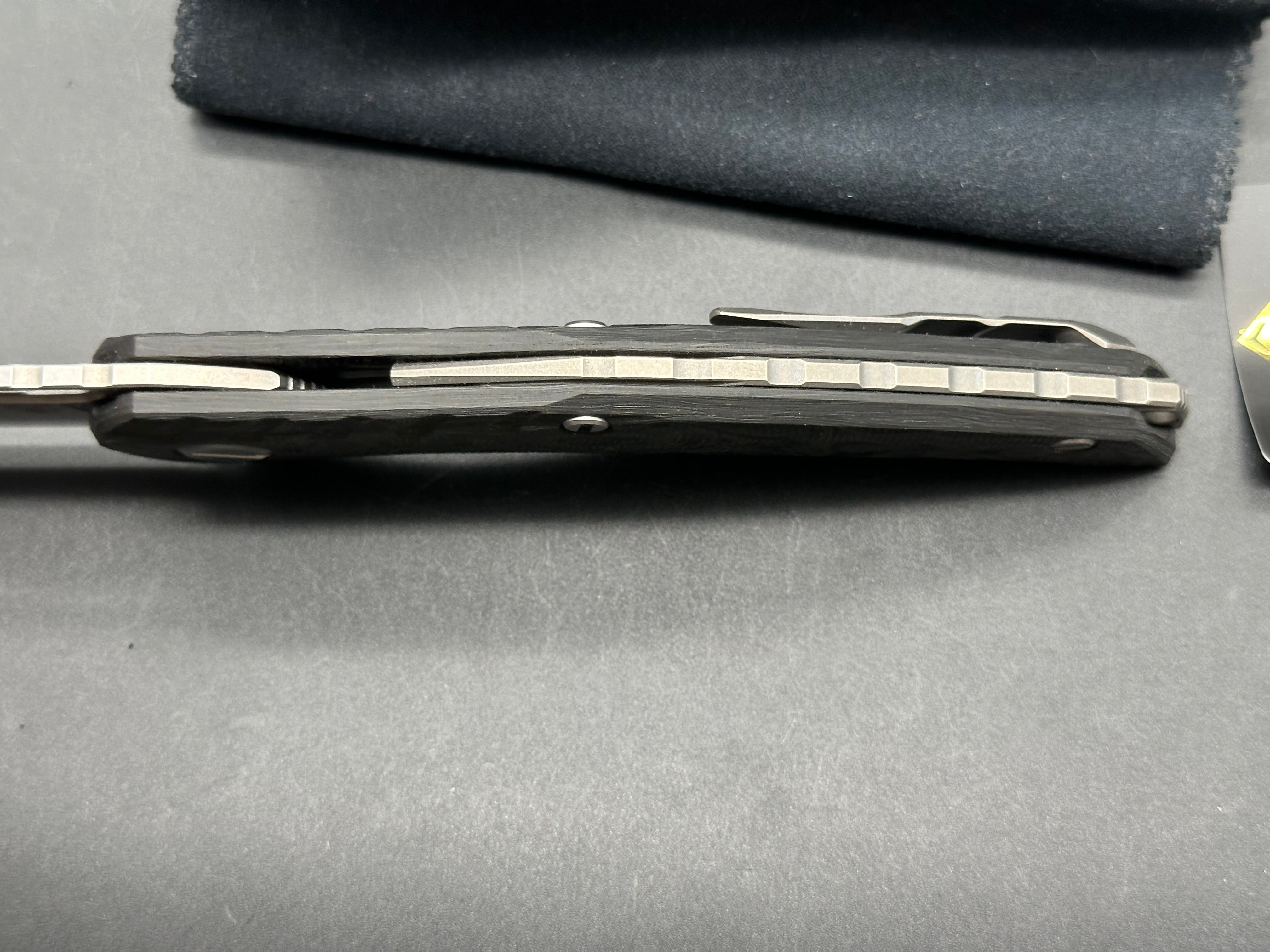 Shirogorov 111 GEN 5.1 – M390 BLADE – MARBLE CARBON FIBER HANDLE – MRBS