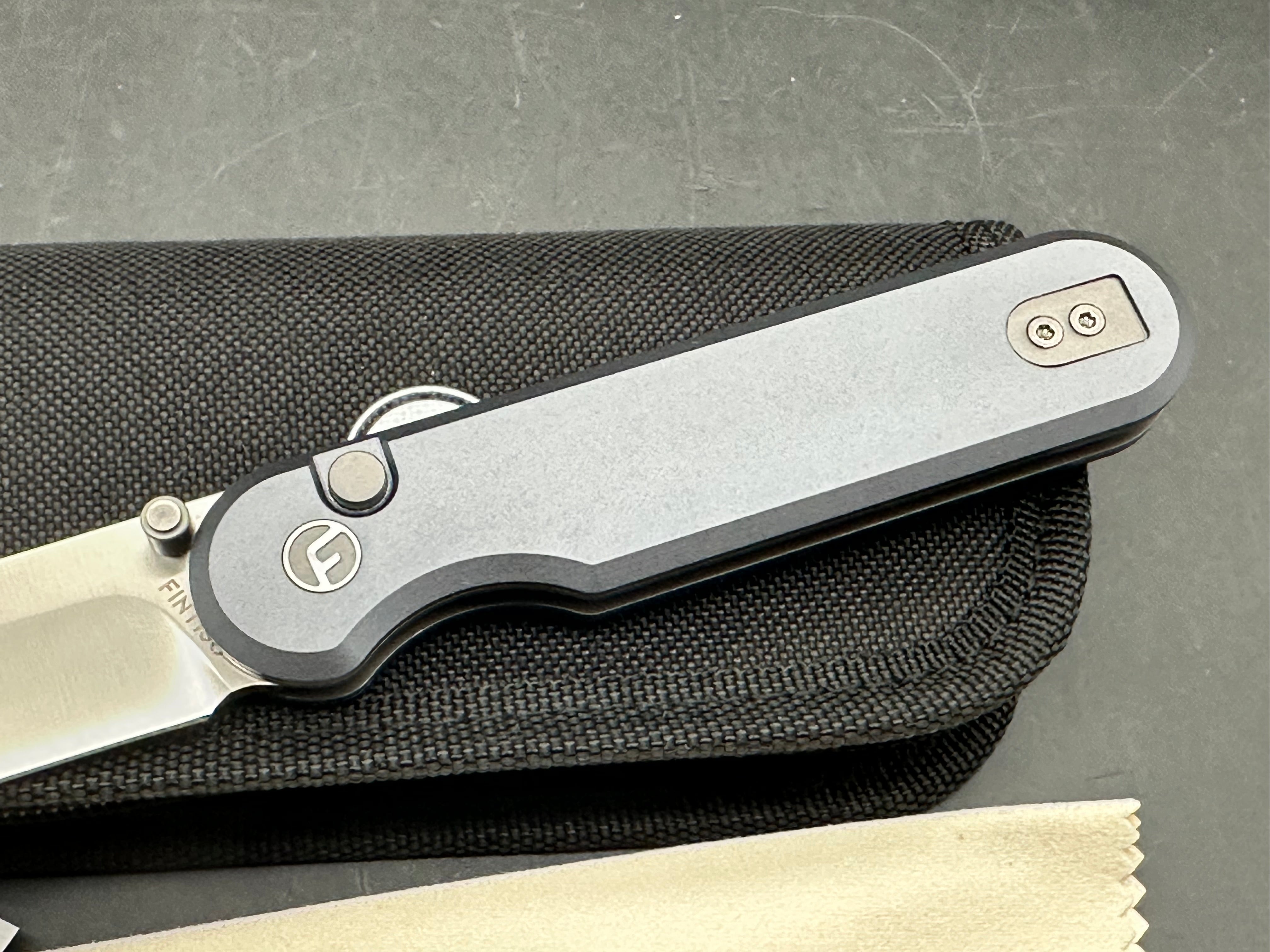 Fintiso Parrot, 3" 14C28N Satin Sheepsfoot Blade with Blue-Gray Anodized Aluminum Scales